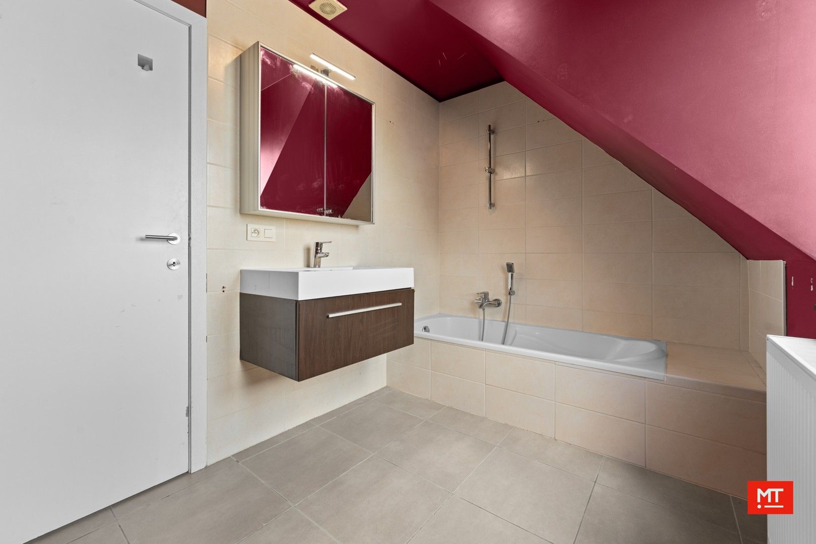 Ruim appartement (109 m²) met garage te koop in de dorpskern van Beselare foto 8