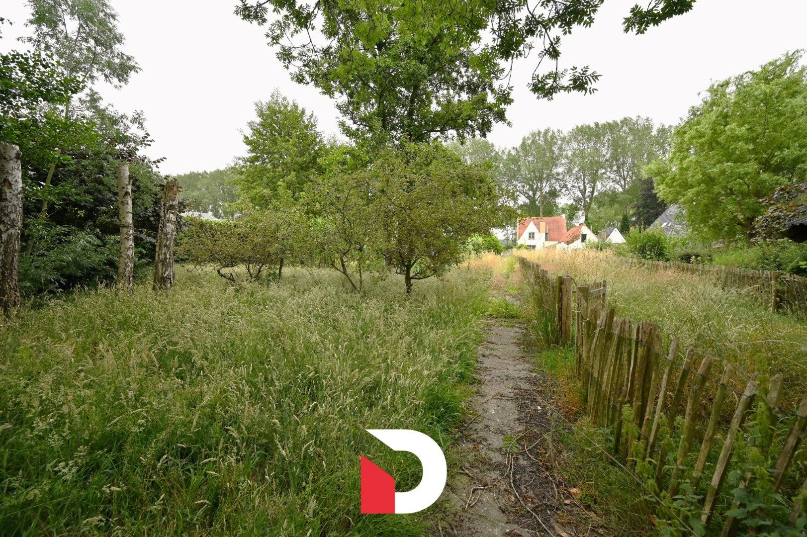 Uniek achterliggend perceel bouwgrond van 1.799 m² foto 5