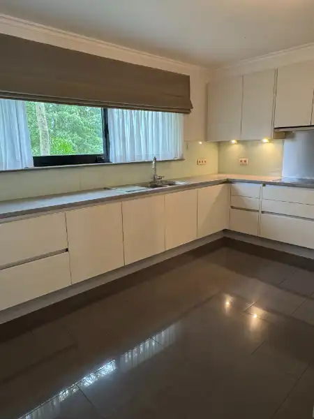 Gelijkvloers appartement met 2 slaapkamers foto 12