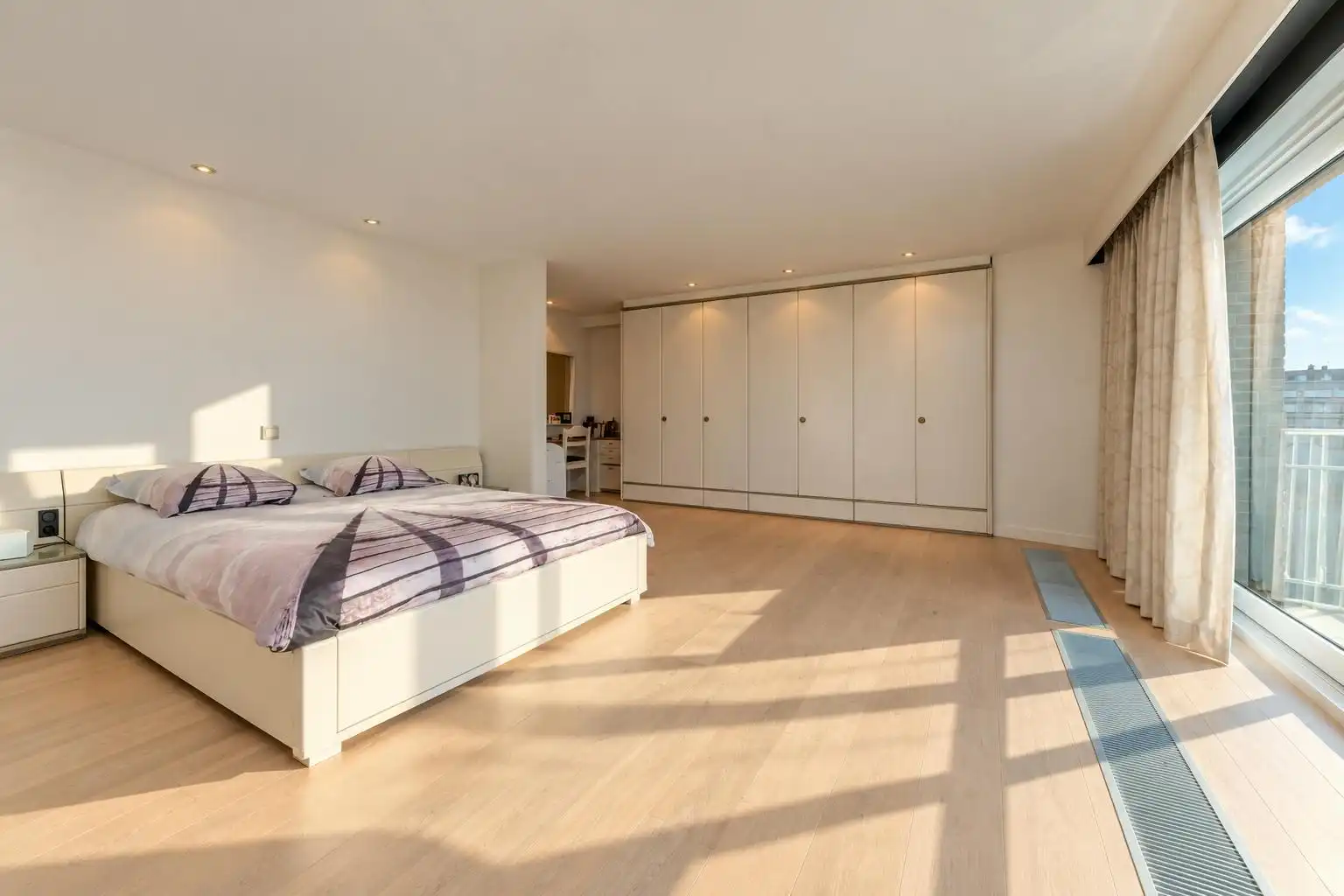 Prachtige duplex met 4 slaapkamers en indrukwekkend terras foto 9