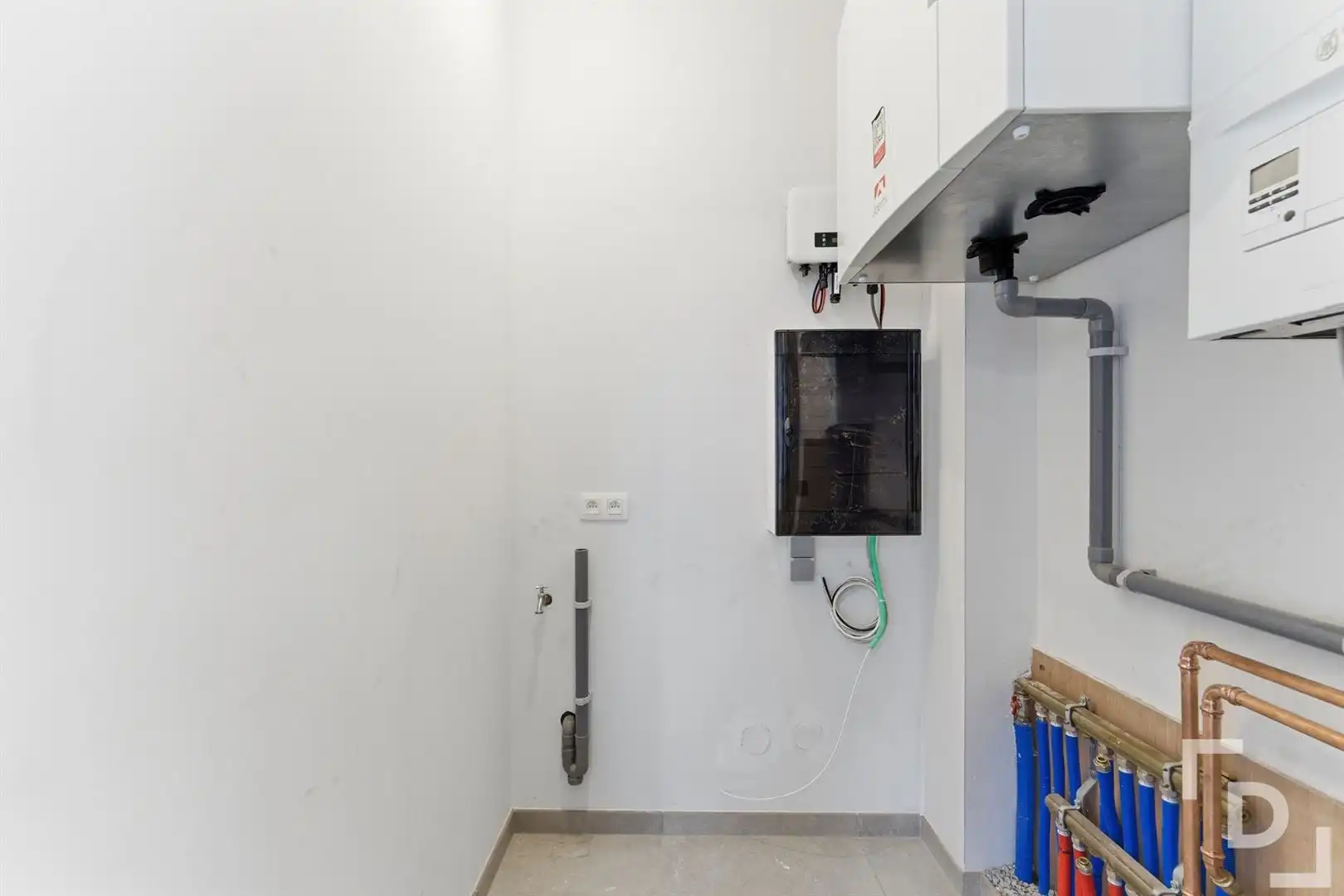 Nieuwbouwappartement met 2 terrassen te koop in centrum Ieper. foto 12