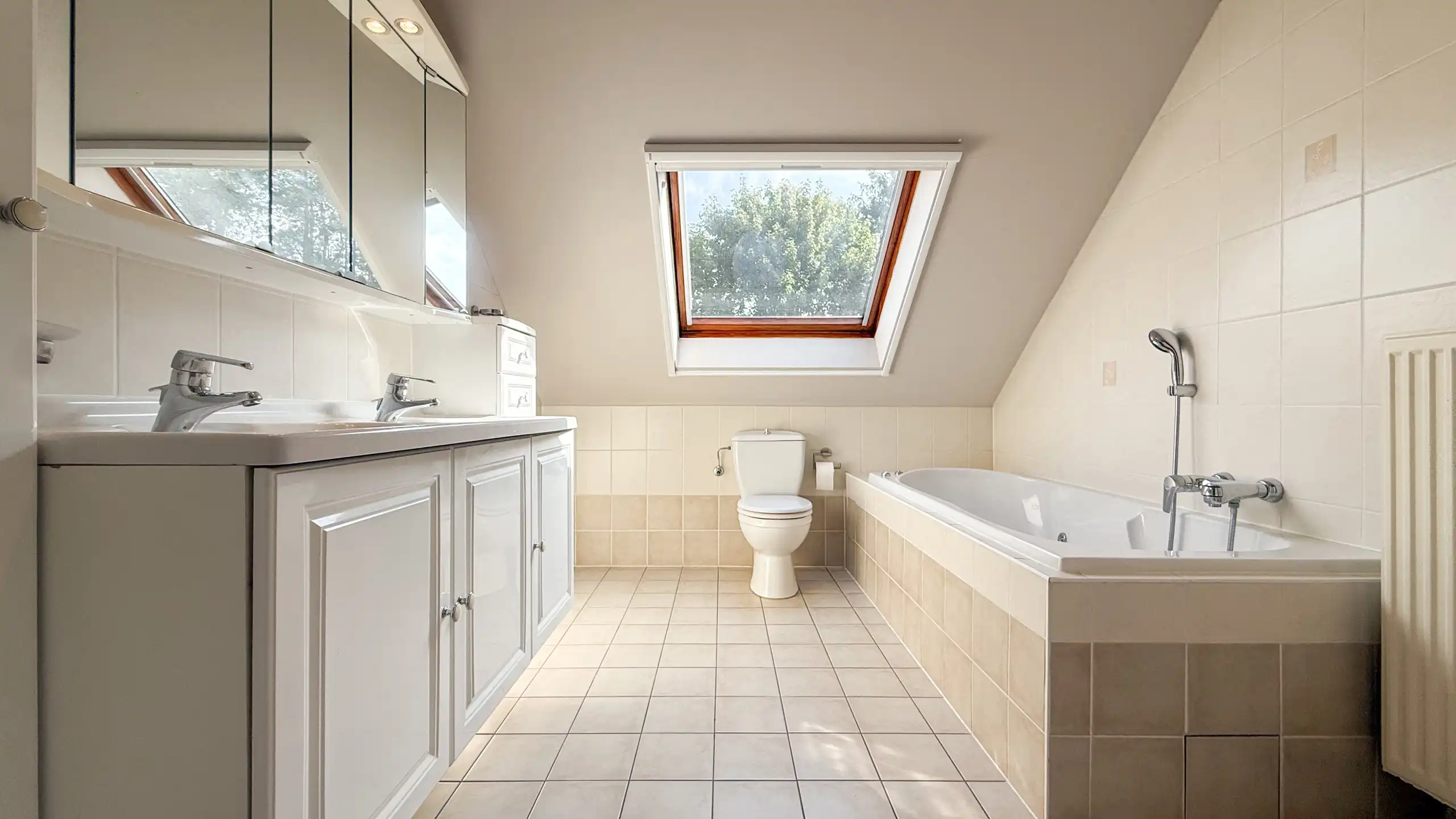 Duplexappartement met 3 slpks, terras en groene omgeving! foto 16
