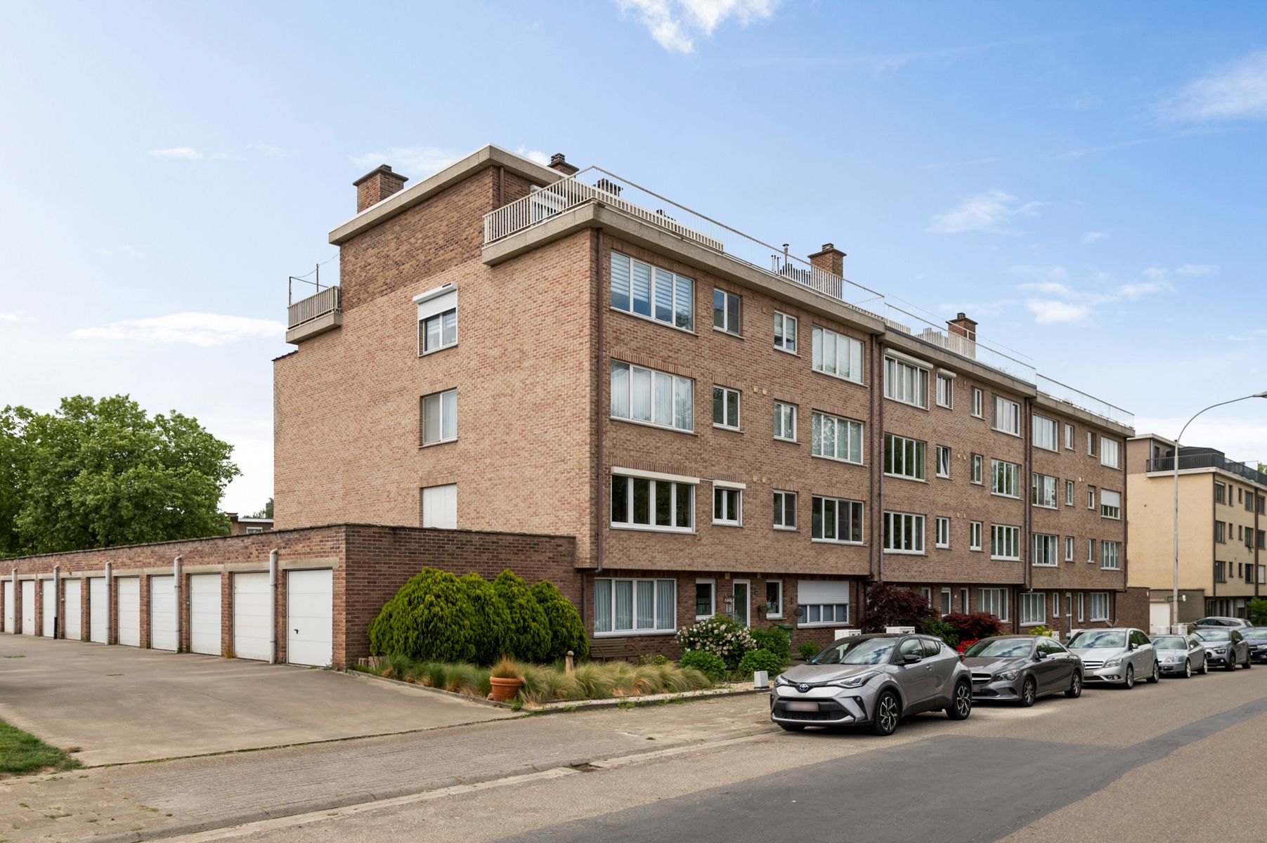 Prima onderhouden app met 2 kamers en terras foto 2