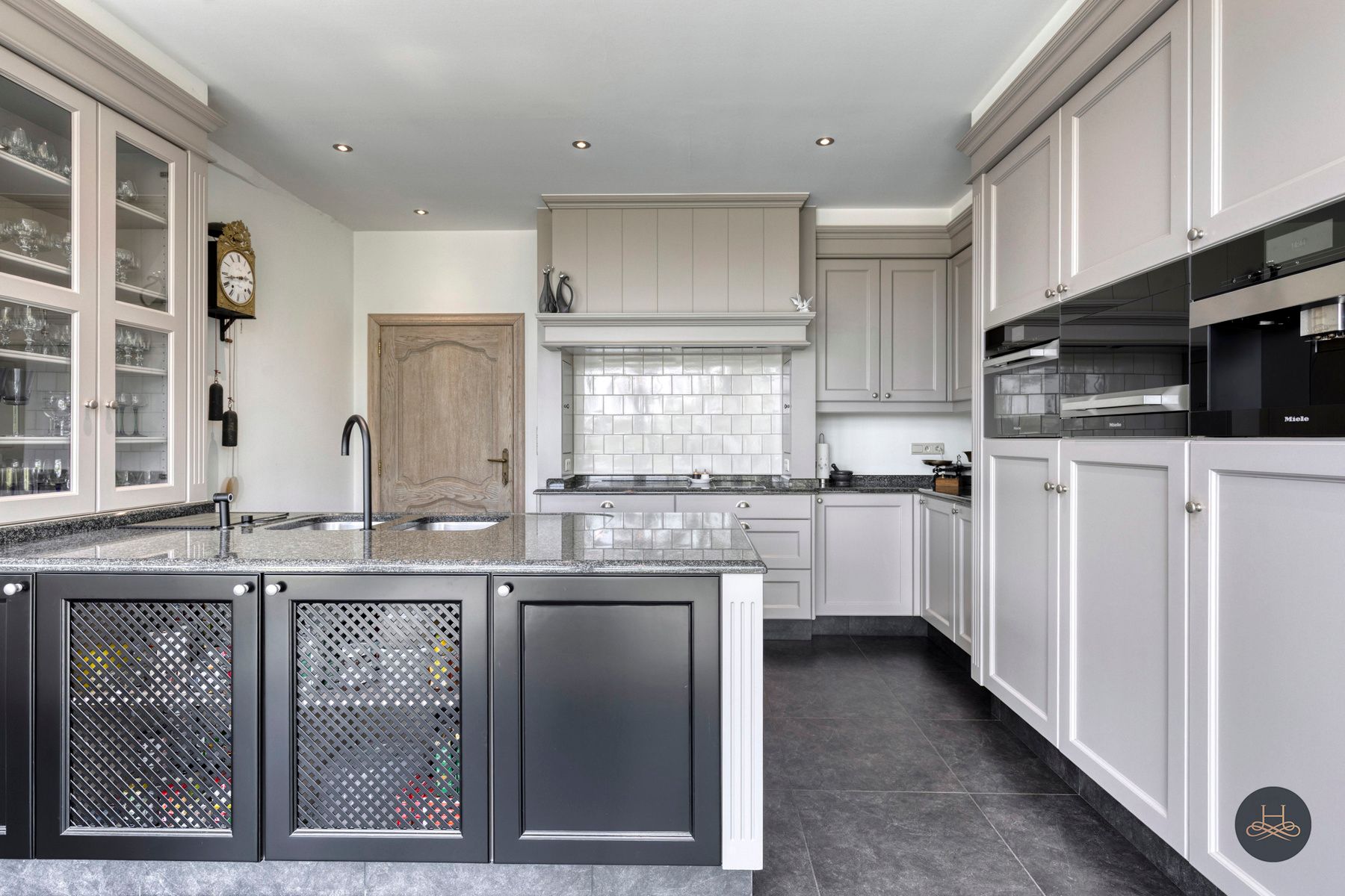 Charmante villa met open uitzicht en zwemvijver foto 12