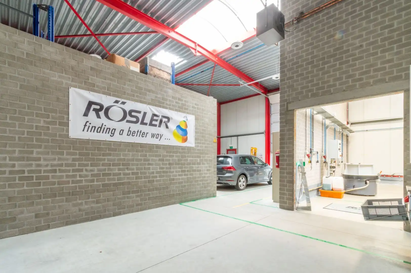 RUIM & COMM TOP GELEGEN INDUSTRIEEL GEBOUW ! foto 13