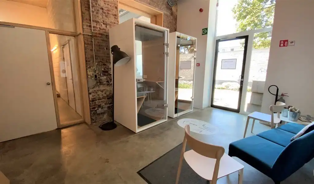 Kantoren in karaktervol gerenoveerd industrieel kantoorgebouw BC Watt Factory foto 6