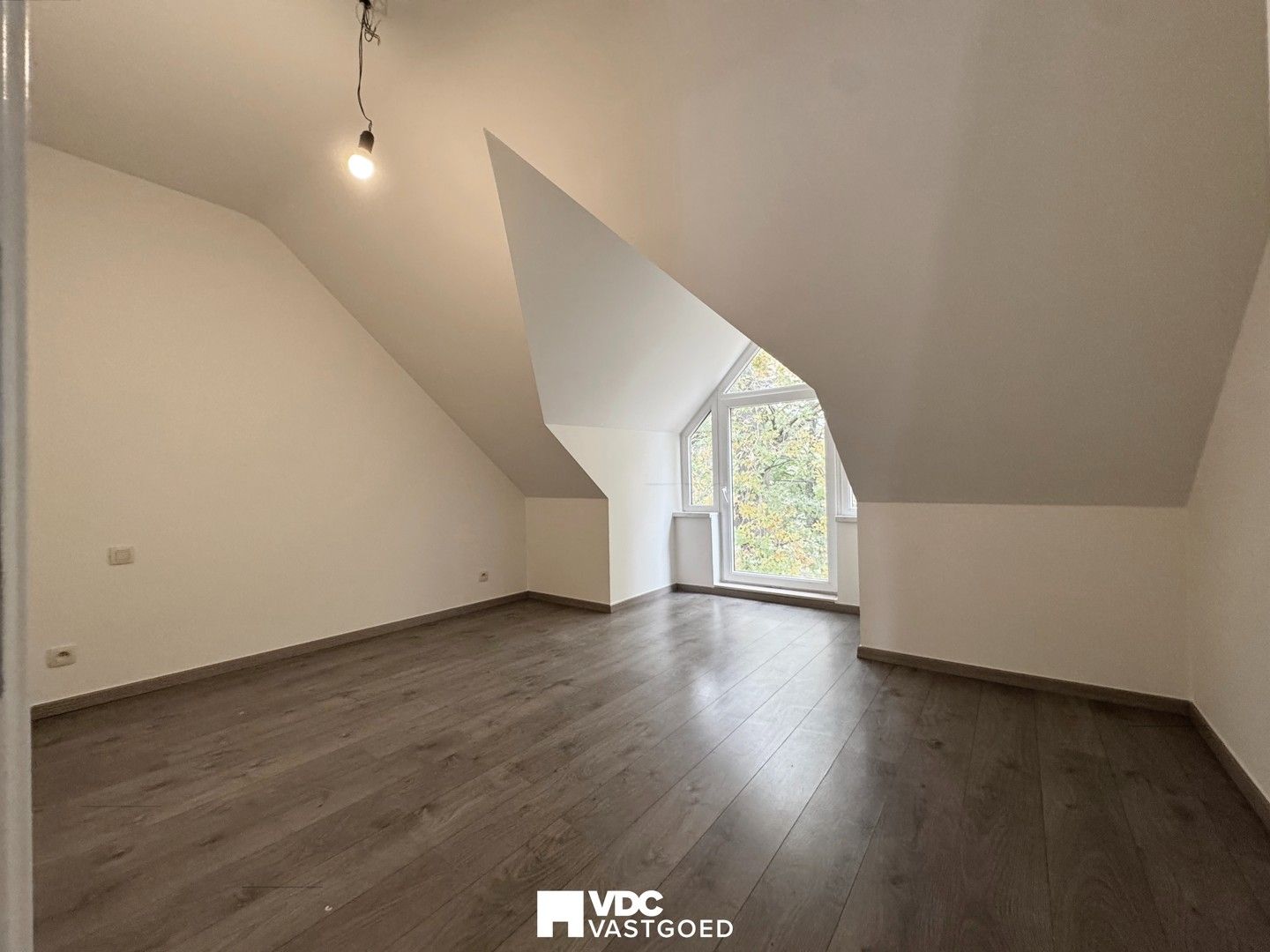 Zeer mooi en ruim duplex-appartement met 4 slaapkamers en groot terras in groene omgeving foto 9