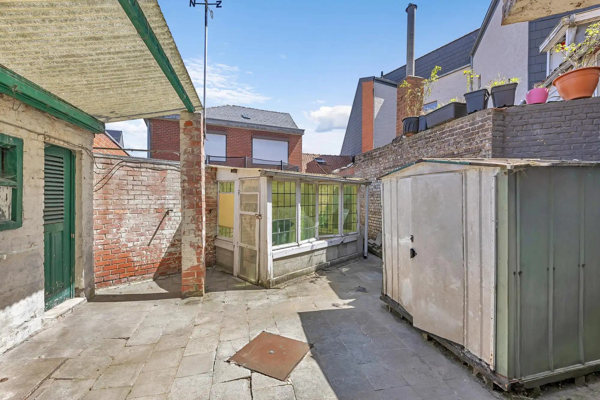 Te renoveren woning met garage foto 19
