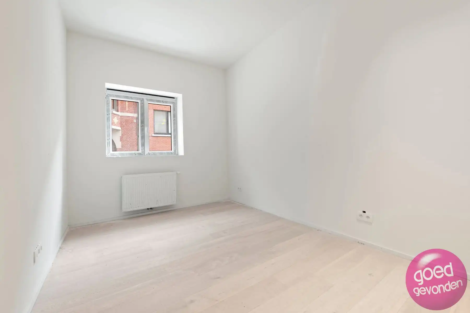 NIEUW APP - 1of2 SLK - TERRAS - KELDER - CENTRUM - GEEN BTW foto 19