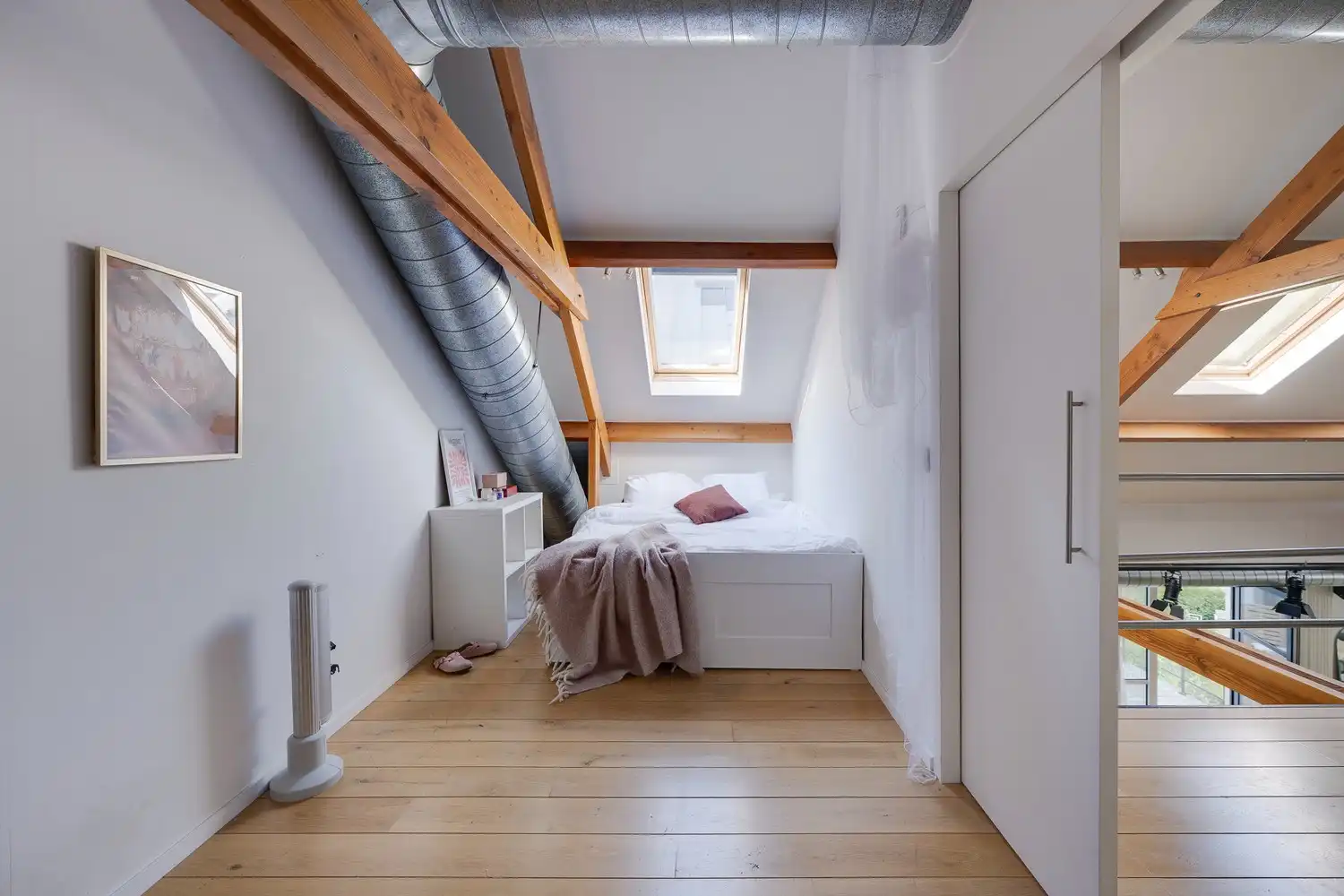 Ruime loft met 5 slaapkamers! foto 18