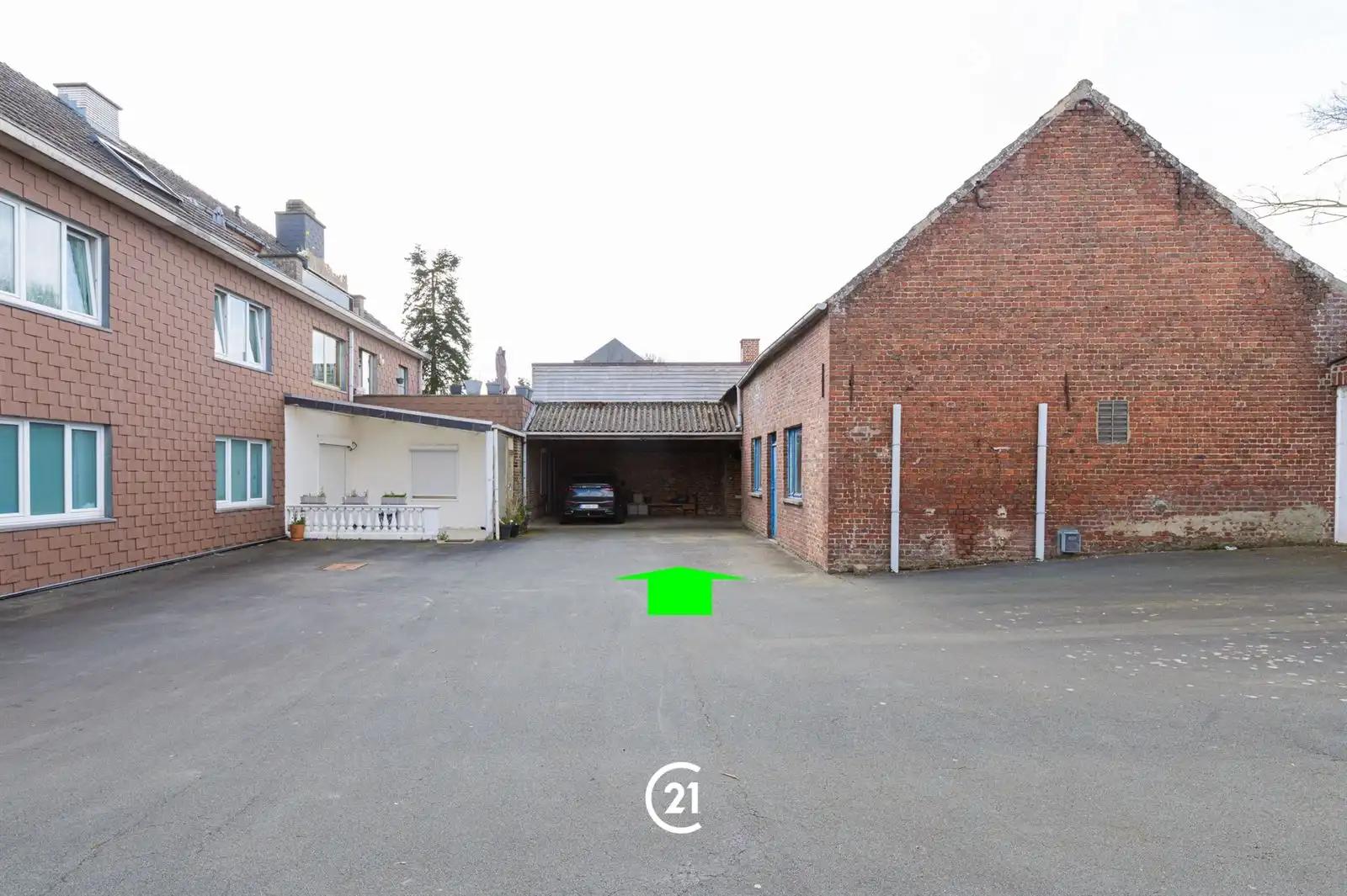Ruim appartement met groot terras! foto 9