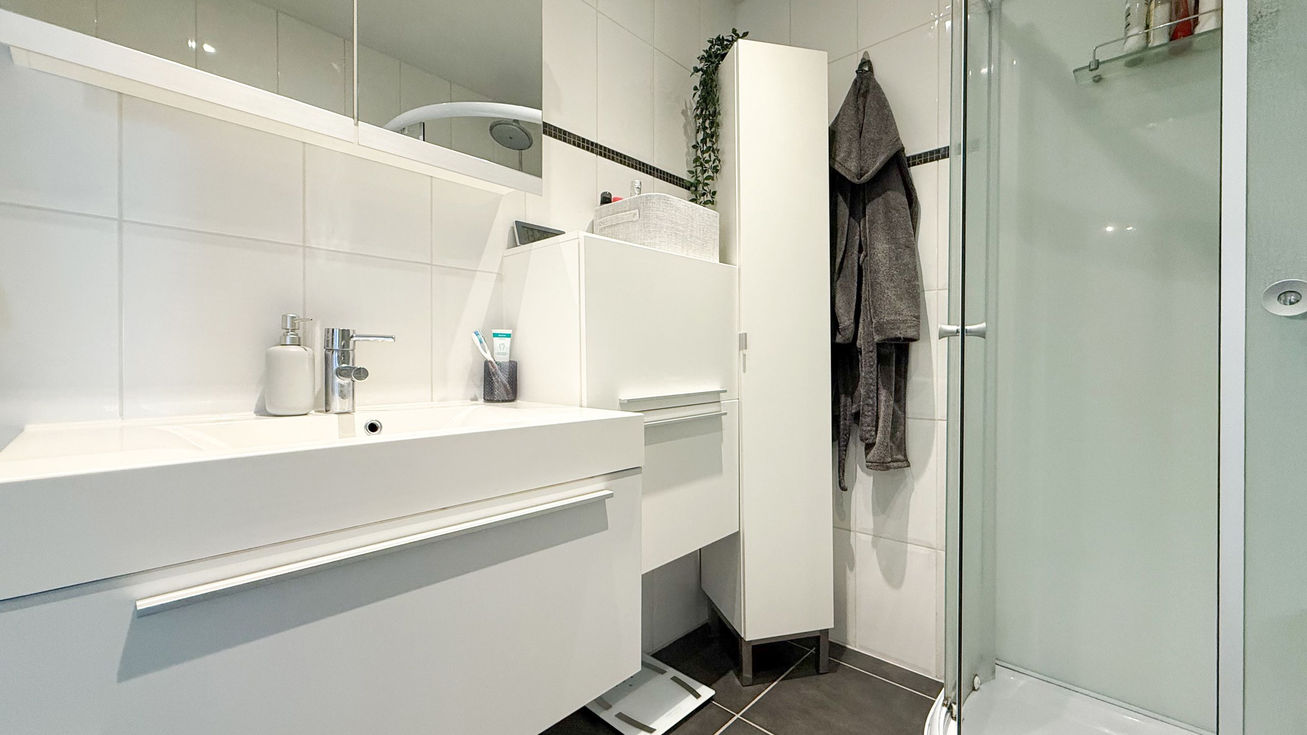 Instapklaar appartement met 3 slpkms in hartje Paal – EPC B! foto 13
