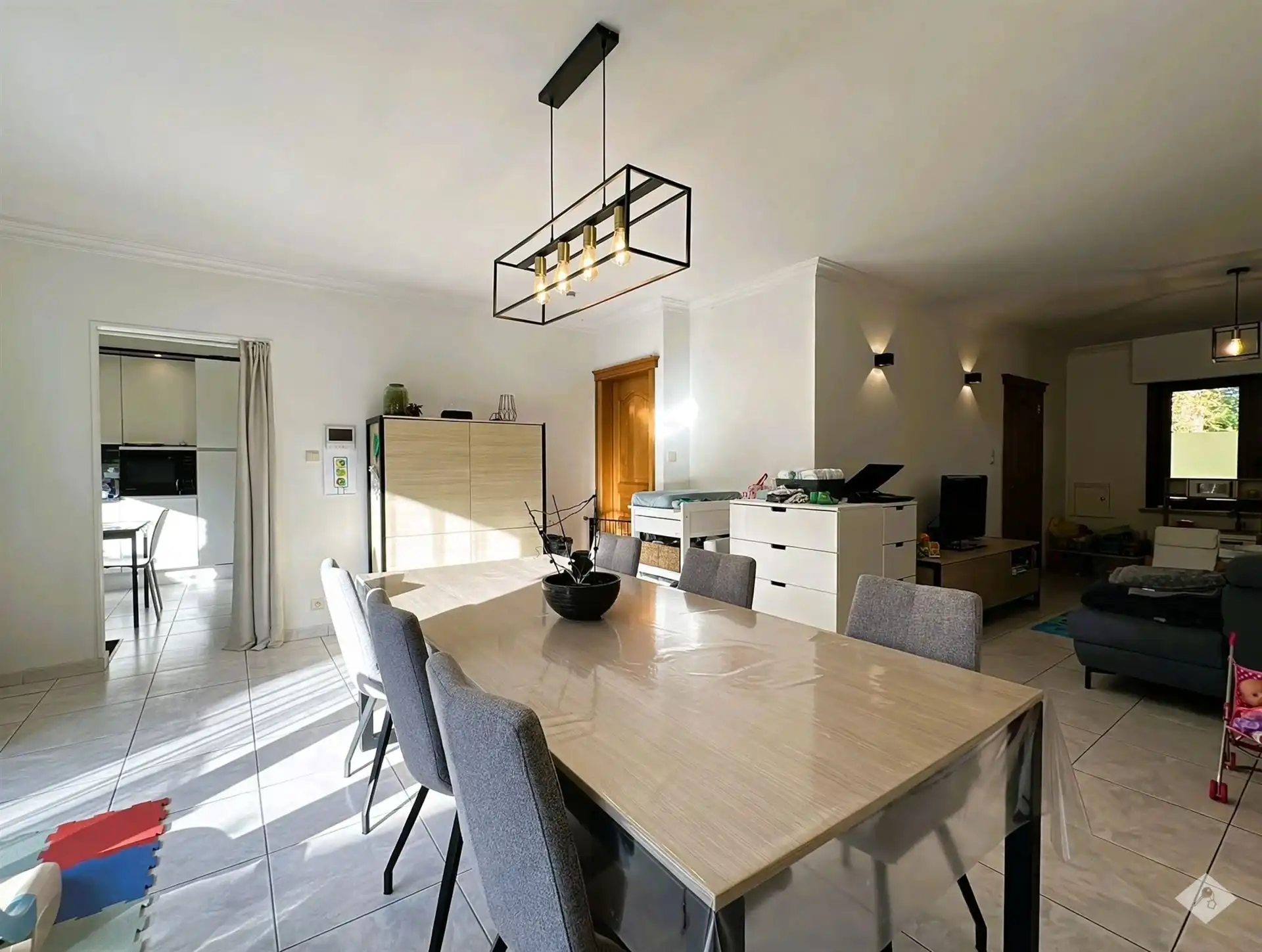 Ruime woning met 3 slaapkamers, tuin, garage en lift in centrum Buggenhout foto 4