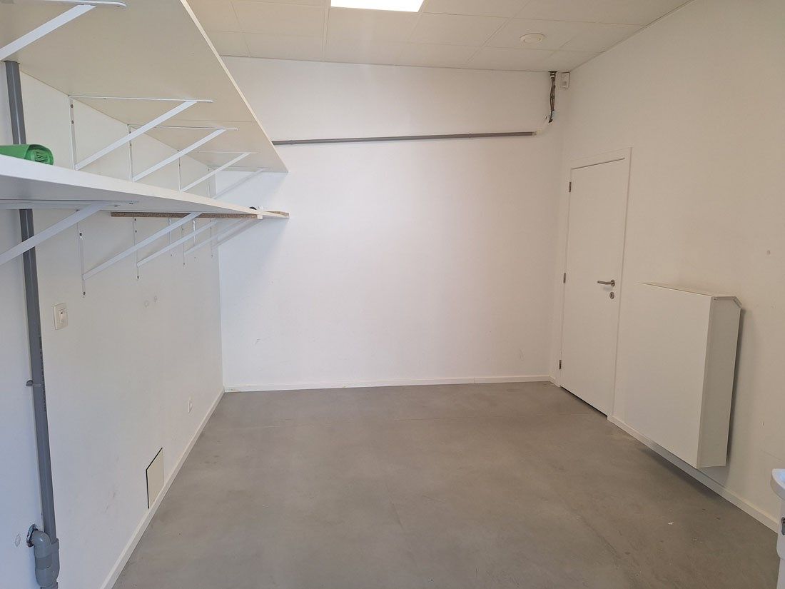 Stijvol gerenoveerd handelspand te Diepenbeek centrum POP UP MOGELIJK foto 13