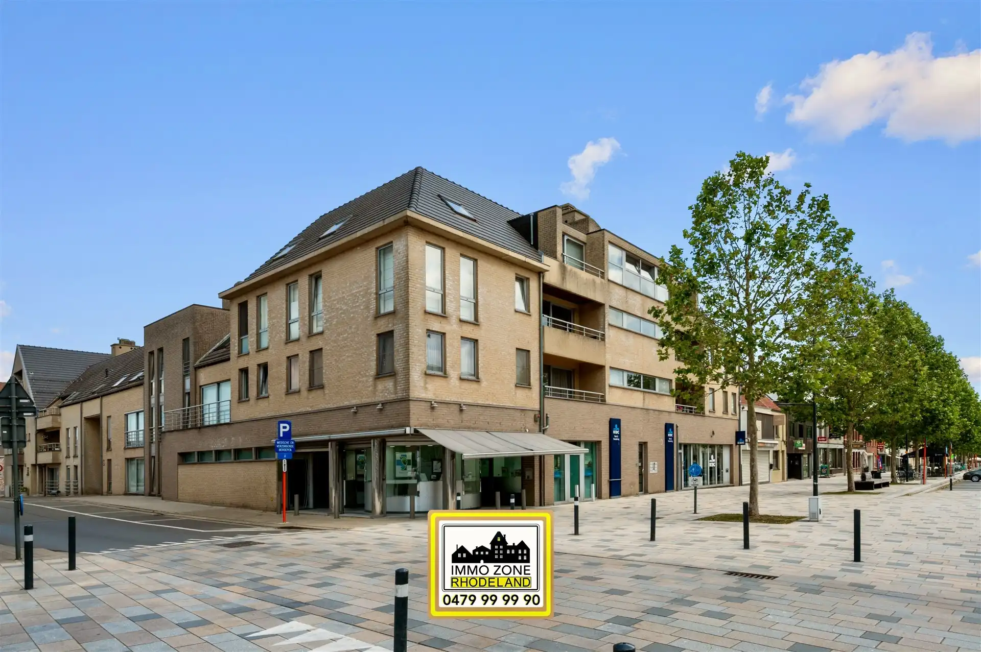Ruim appt met 3 slpks en 2 terrassen op het mooie marktplein foto 2
