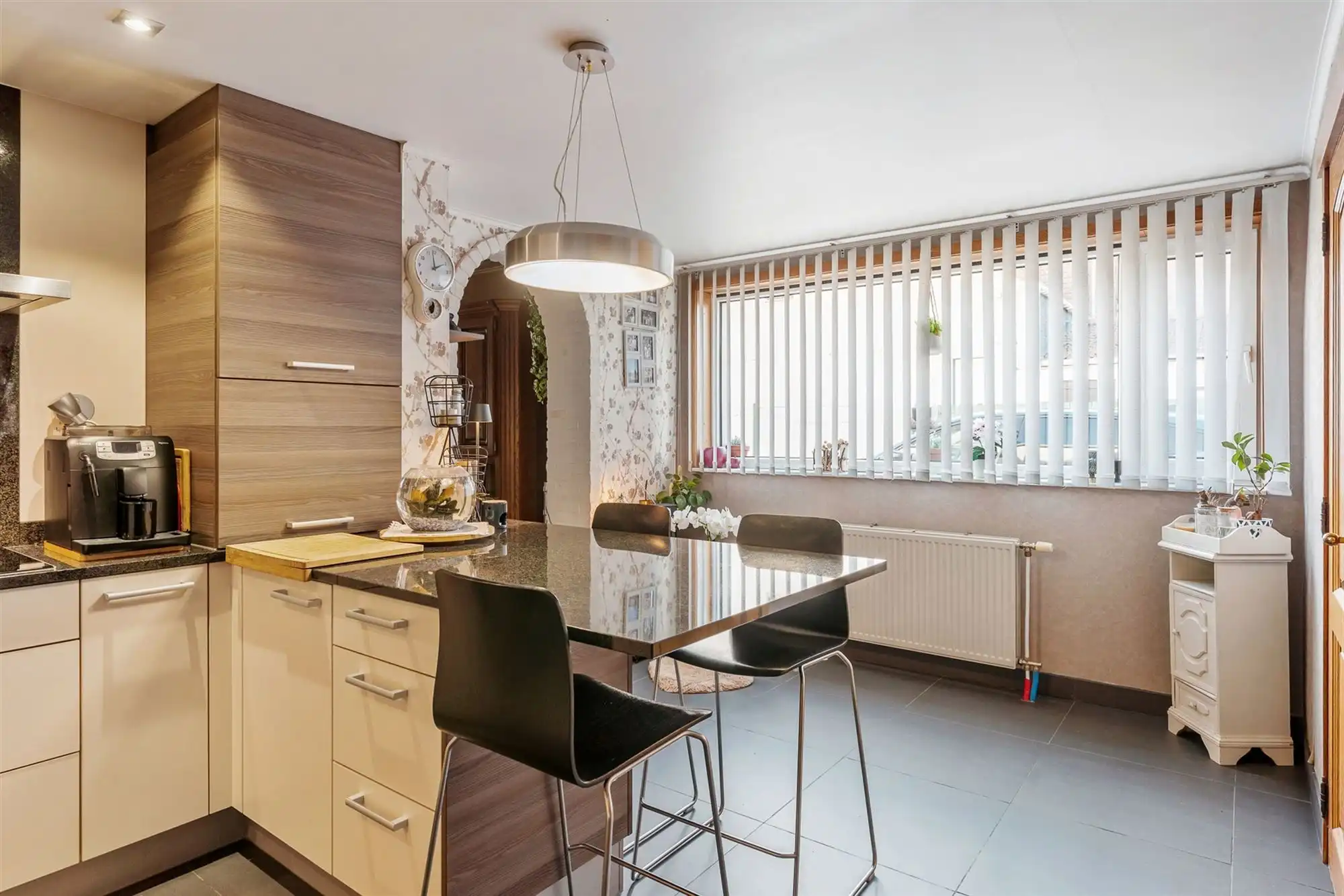 PERFECT ONDERHOUDEN WONING MET 4 SLAAPKAMERS OP CENTRALE LIGGING IN STAL (BERINGEN) foto 9