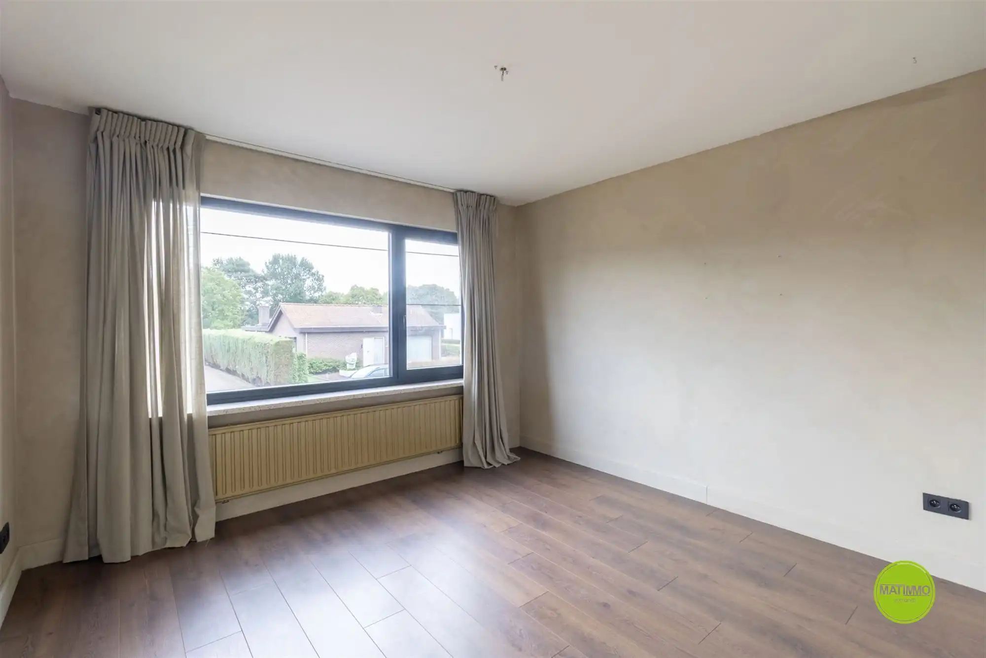 Rustig gelegen, gerenoveerde woning op een ruim perceel foto 8