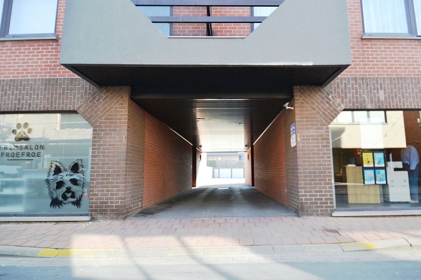 Garage in centrum Ardooie ! foto 3