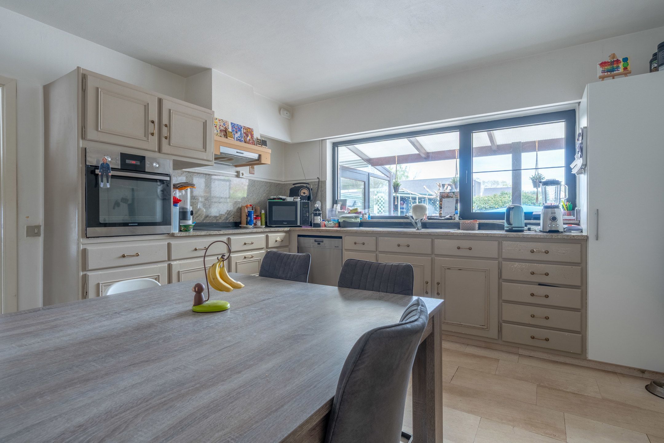 Gunstig gelegen ruime woning op mooi perceel van 922 m² foto 12