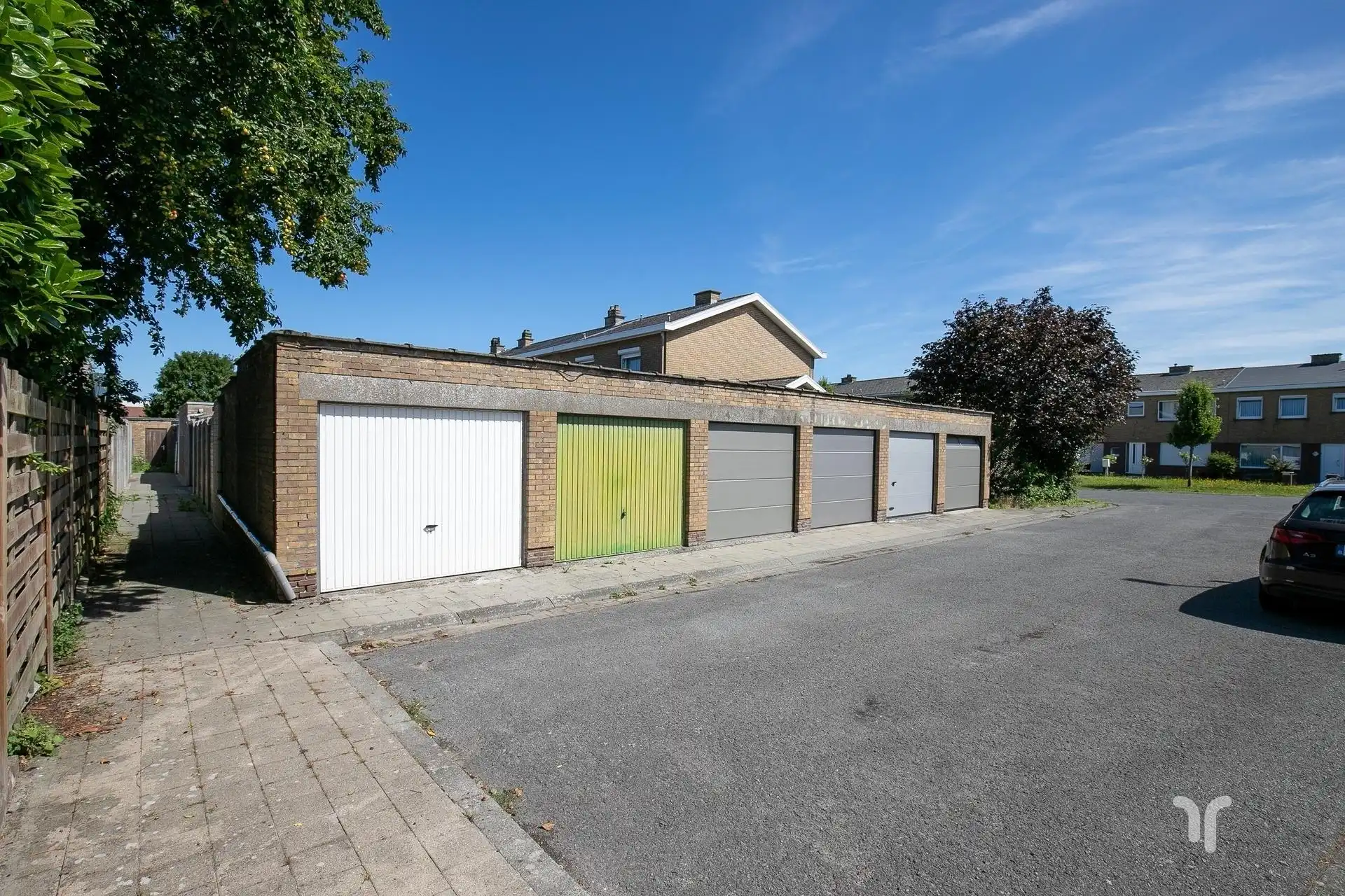 Verzorgde woning met 3 slaapkamers en aparte garage op een rustige ligging. foto 9