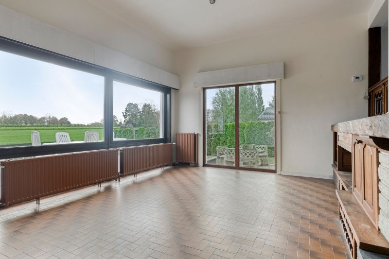 Ruime gezinswoning met tuin en zicht op groen foto 3