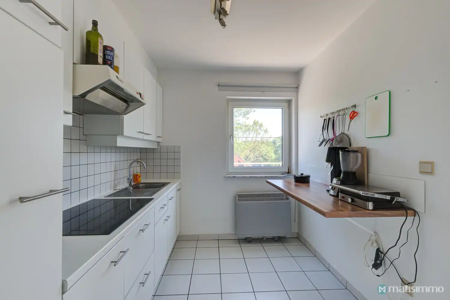 GUNSTIG GELEGEN APPARTEMENT MET 2 SLAAPKAMERS, GARAGE EN AUTOSTAANPLAATS TE BILZEN foto 6