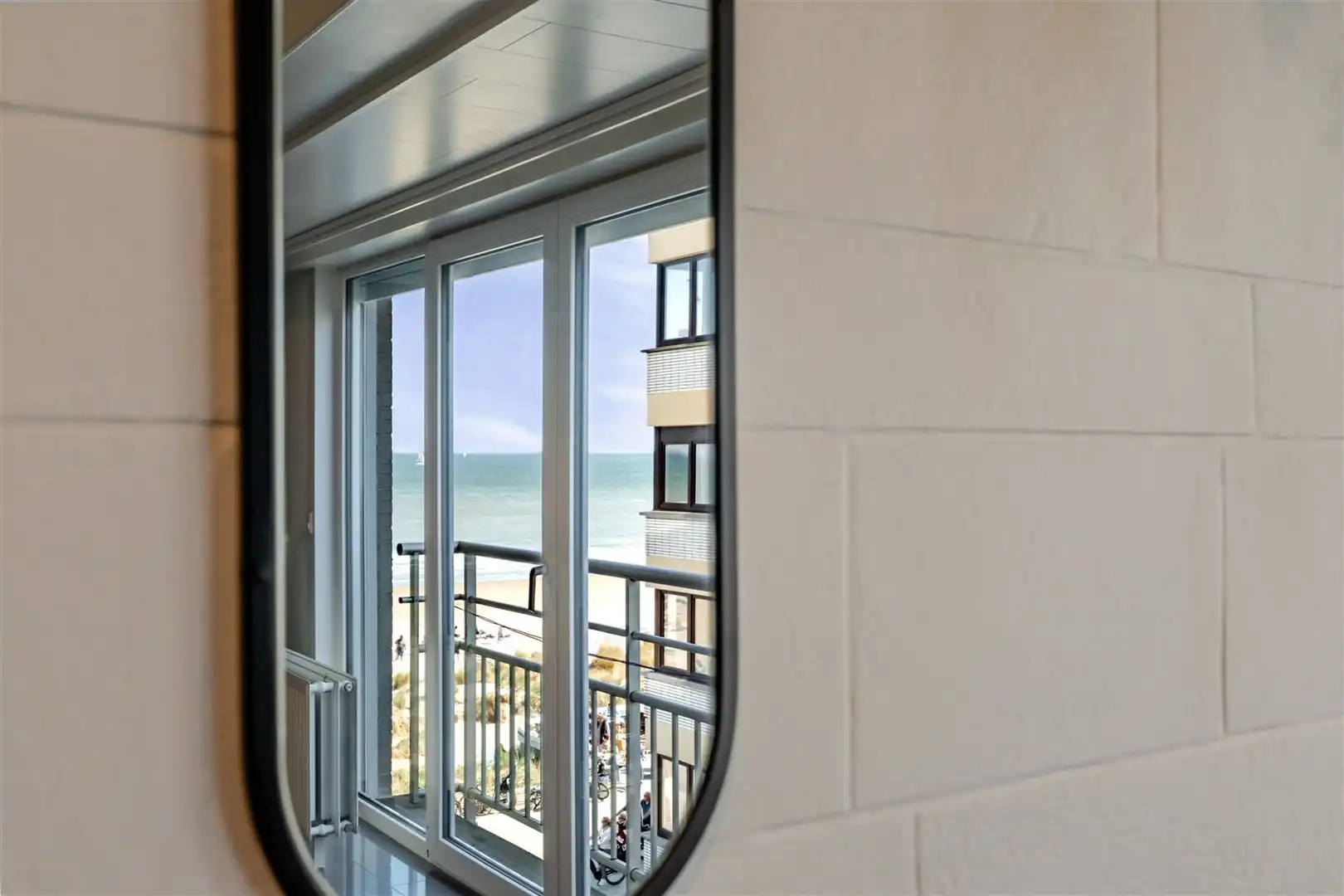 Instapklare studio met zeezicht foto 15