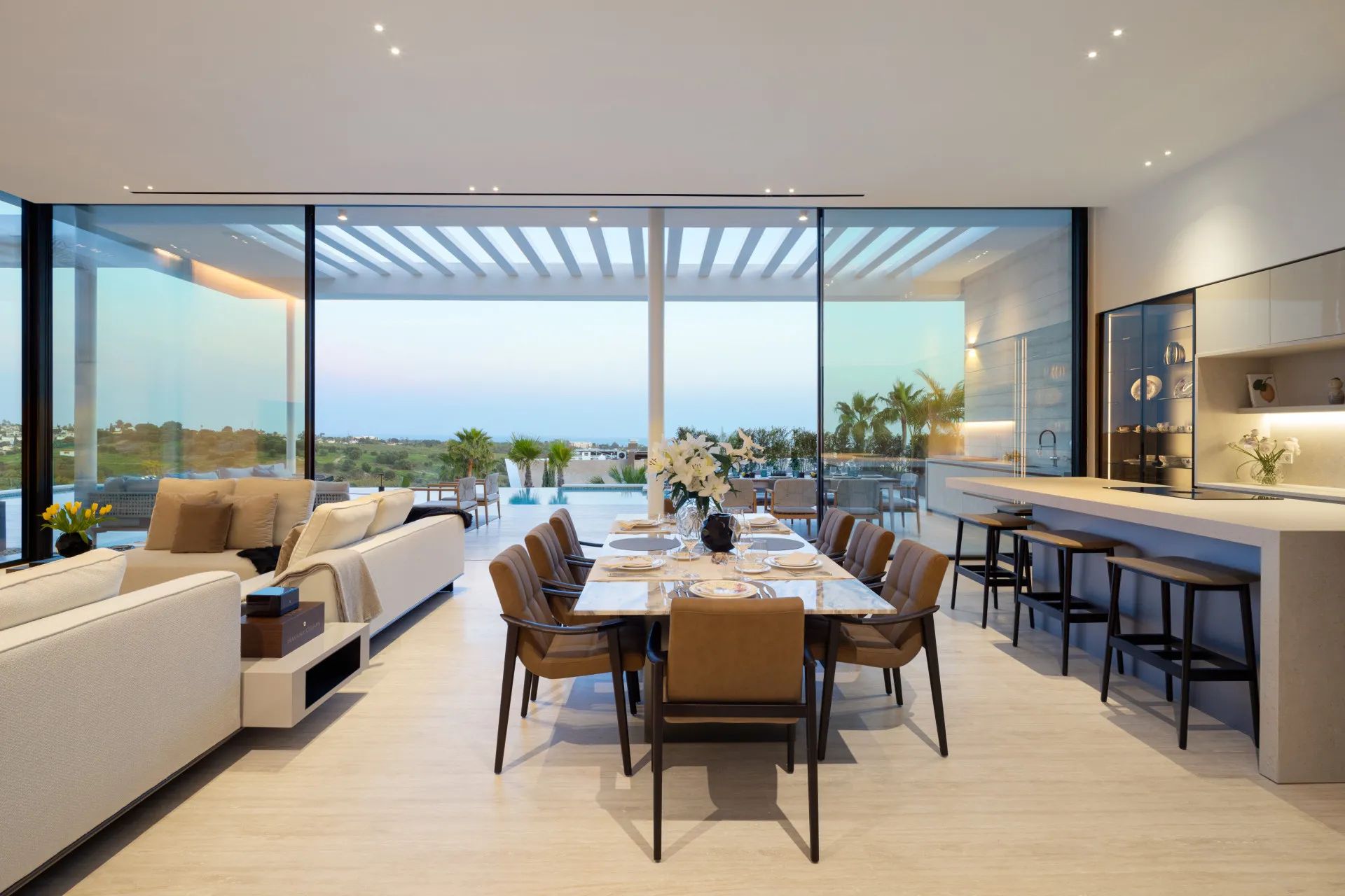 Adembenemende designvilla in exclusief Los Flamingos – waar modern wonen en luxe samenkomen aan de Costa del Sol foto 8