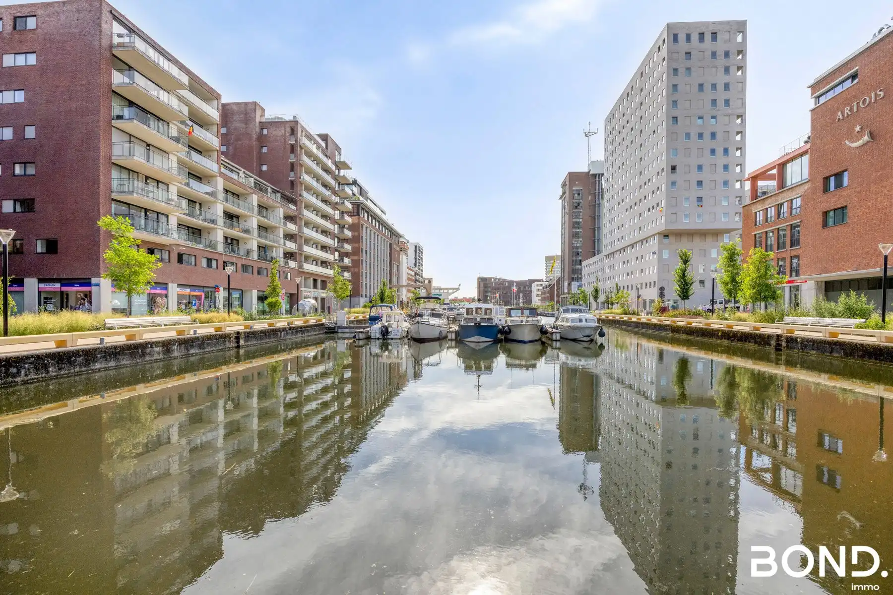 Studio met loftgevoel en parking aan de Vaartkom in Hungaria foto 20