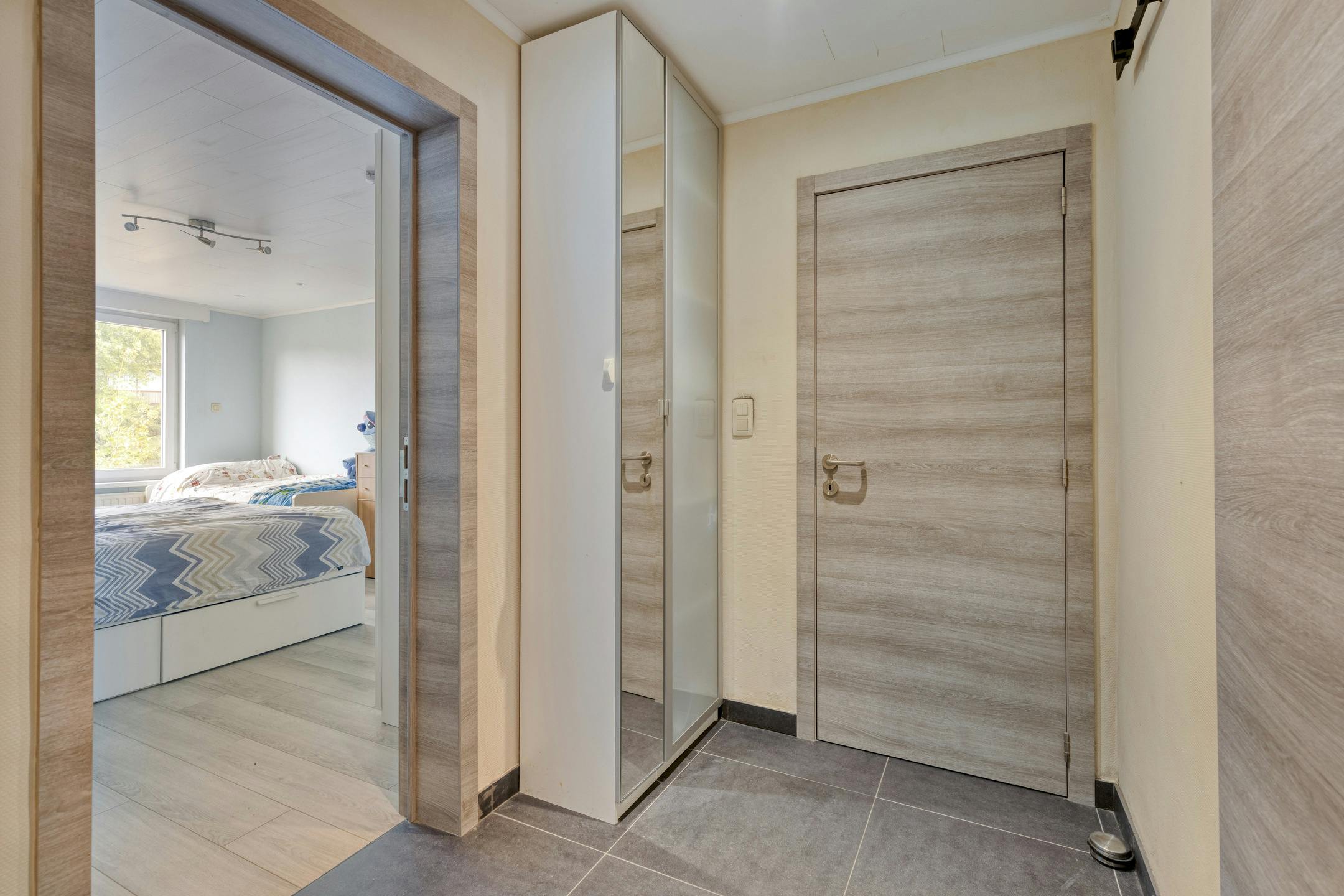 Gerenoveerd appartement (93m²) met zeer ruime tuin te De Panne foto 17