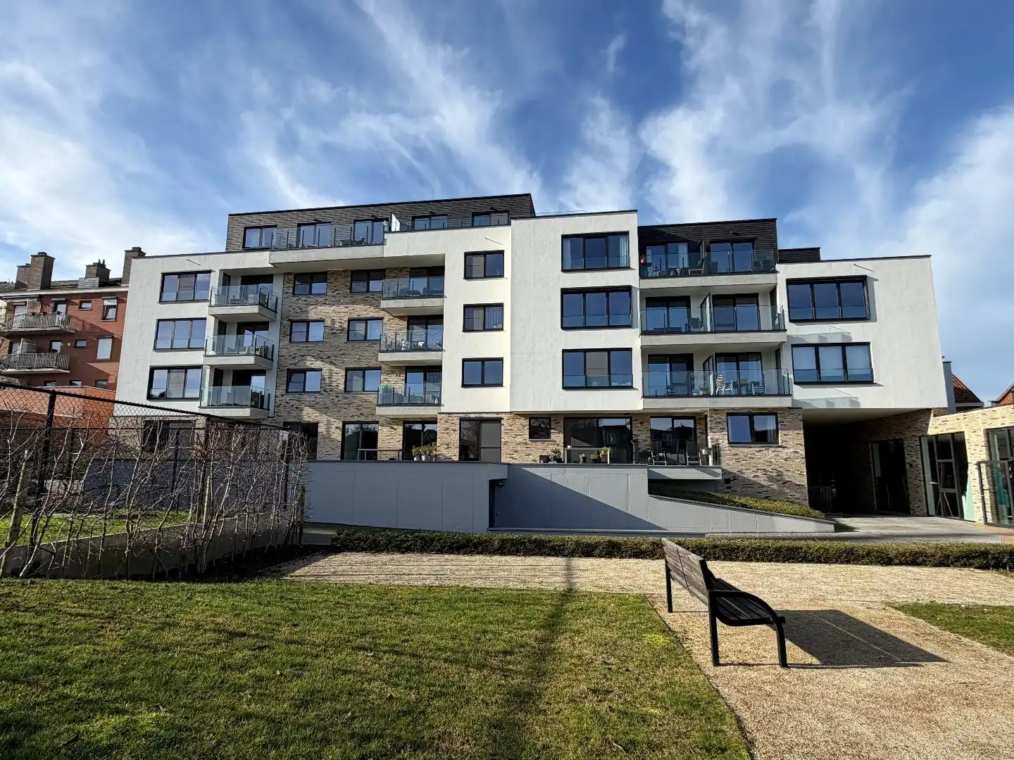 Staanplaats in open lucht in centrum Lauwe foto 2