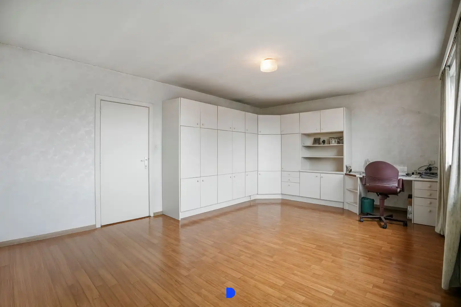 Handelspand met woonst op commerciële ligging. foto 22