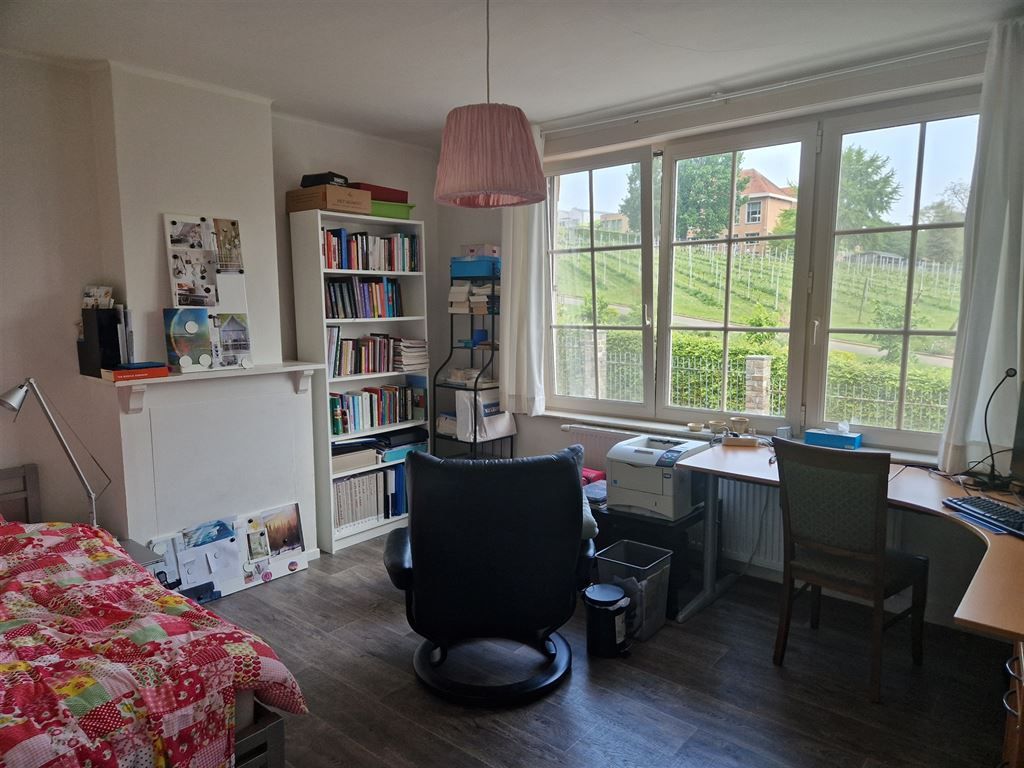 rijwoning met zicht op groen foto 8