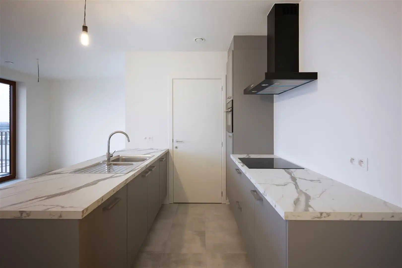 Nieuwbouw tweeslaapkamerappartement met terras foto 4