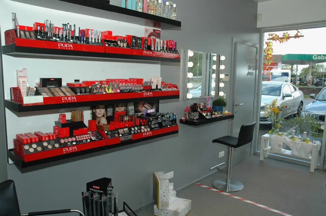 Unieke kans : Succesvol, volledig uitgerust schoonheidssalon met ondergrondse garage op goede ligging. foto 3