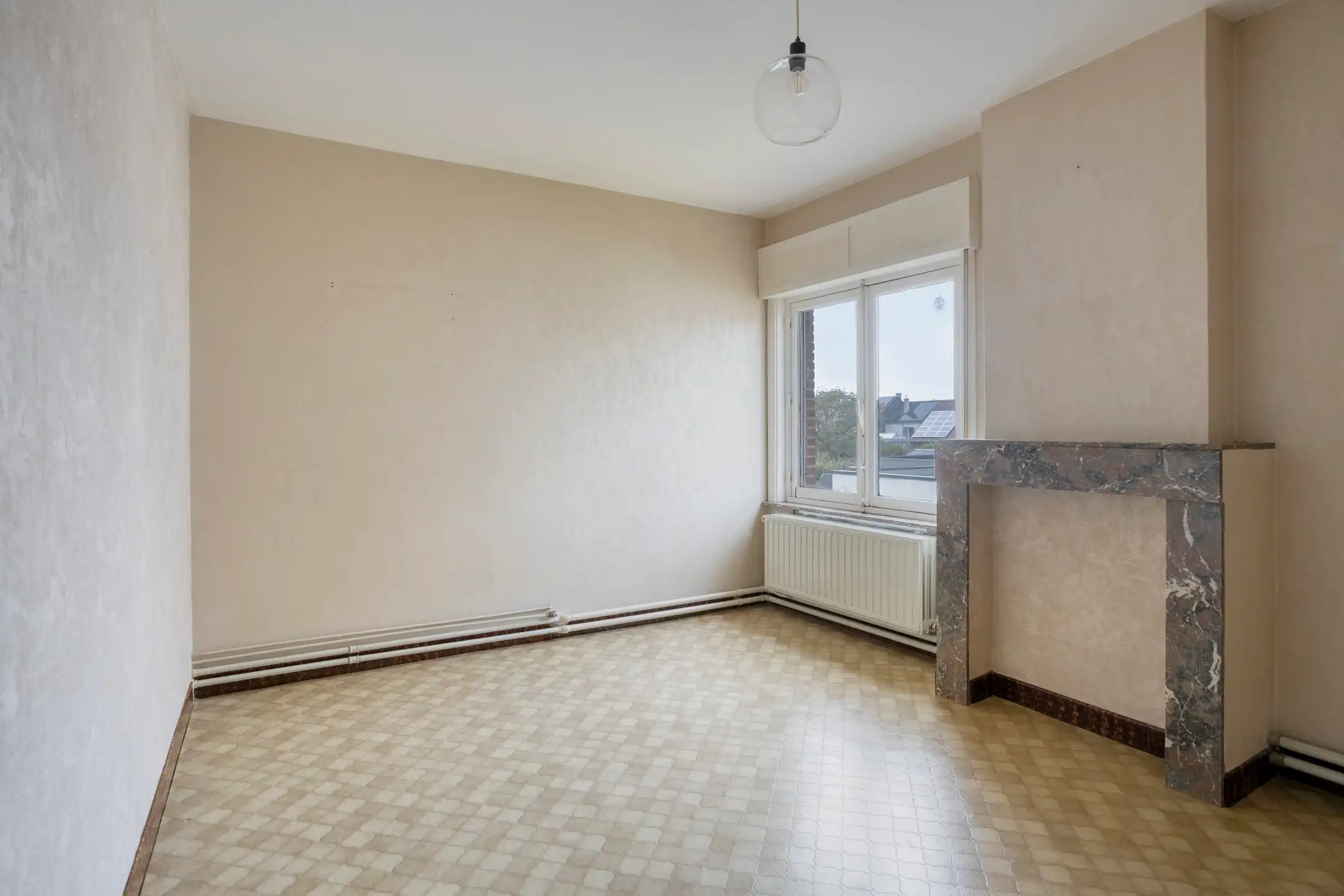 Goed gelegen woning met veel potentieel  foto 9