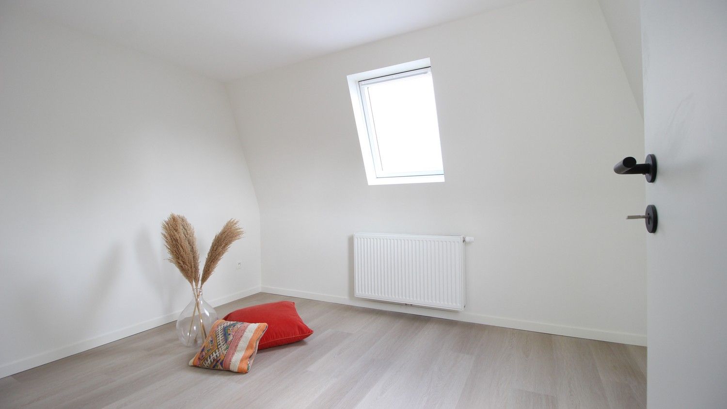 Instapklare, gerenoveerde starterswoning in hip Oud-Berchem foto 15