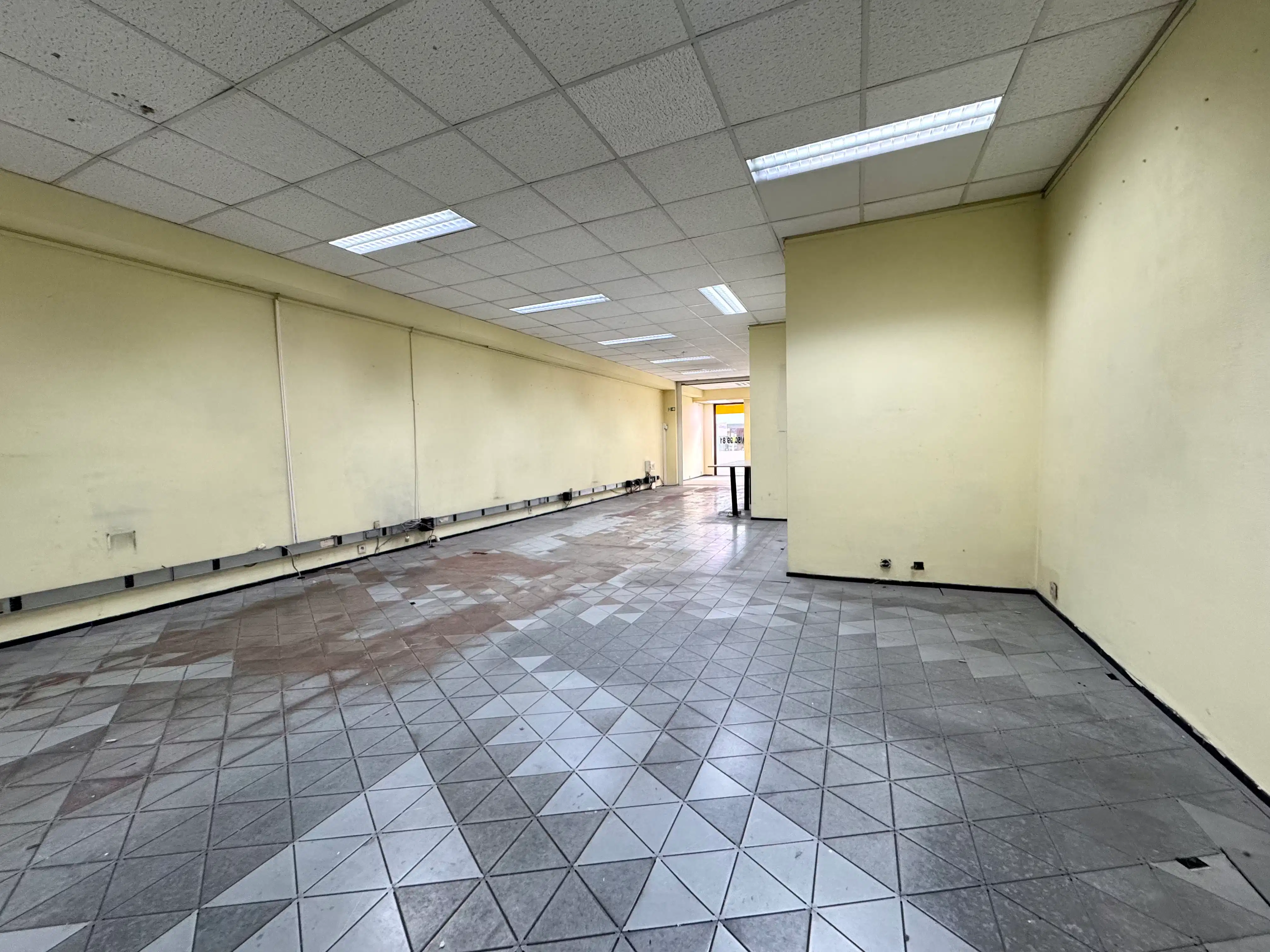 Handelsgelijkvloers 105 m² foto 7