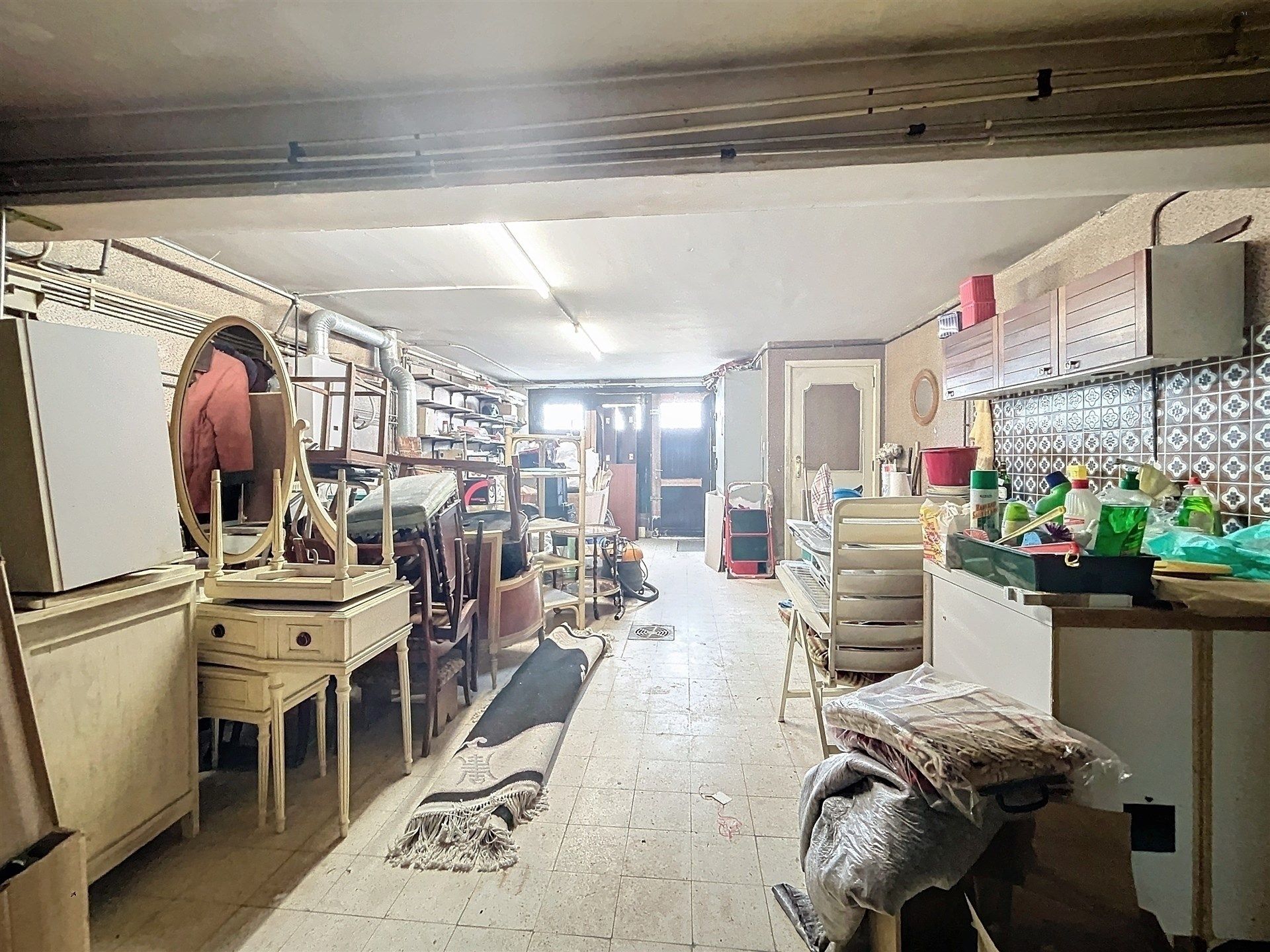 Gezellige bel-etage woning met 3 slaapkamers en zeer ruime garage foto 11