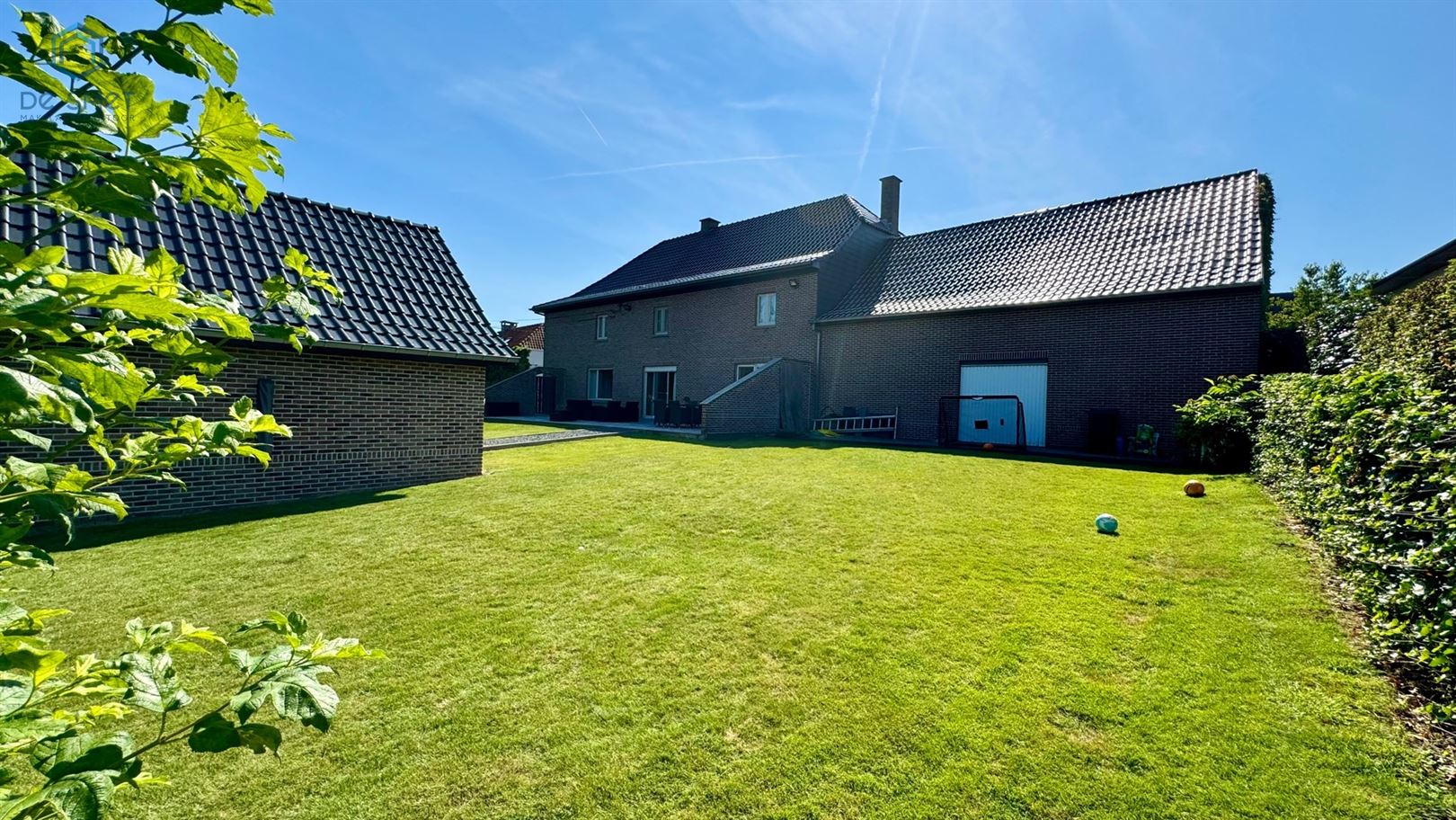 ENORM RUIME WONING MET TUIN! foto 3