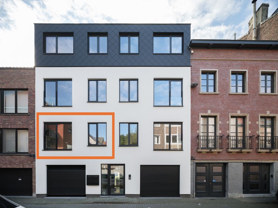 Lichtrijk gerenoveerd 2 slaapkamerappartement vlakbij Gent centrum foto {{pictureIndex}}