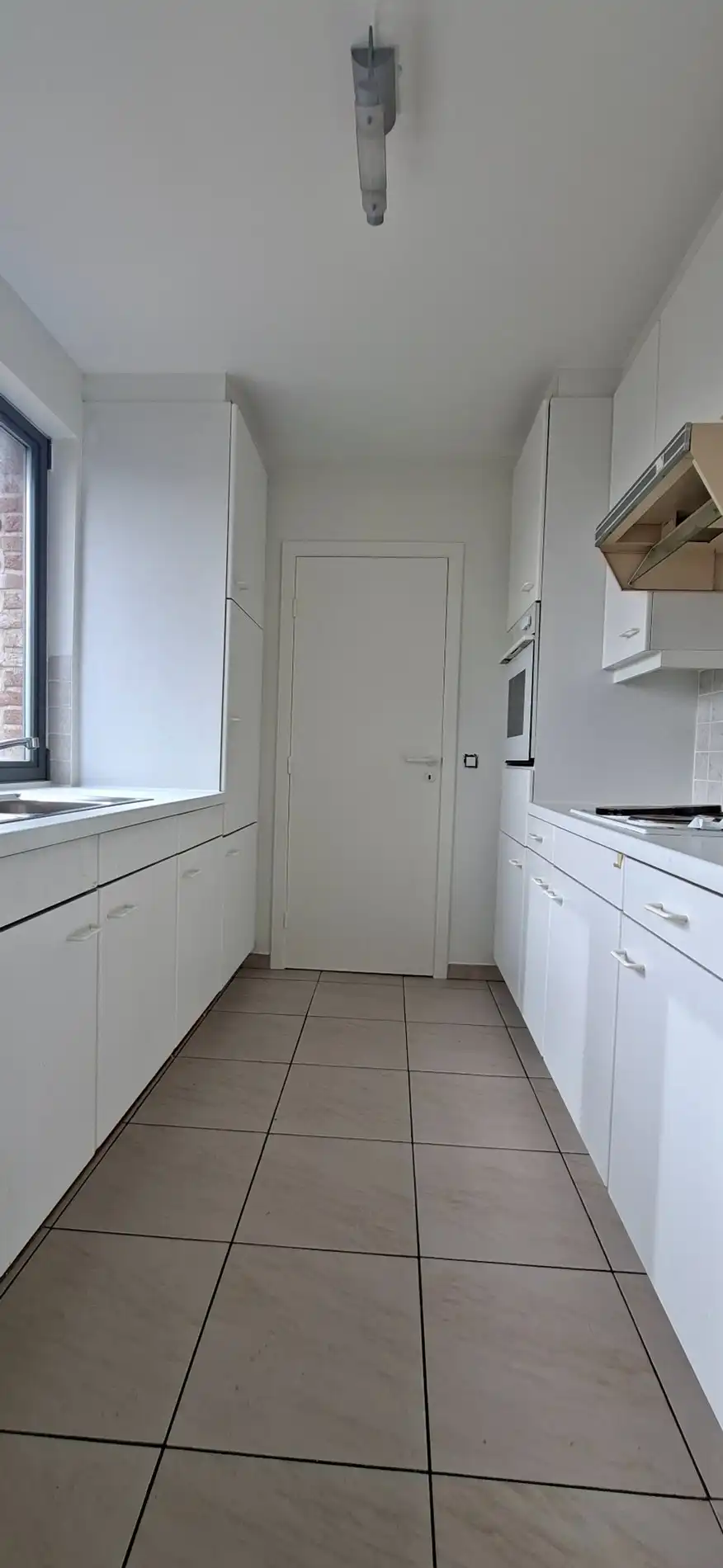 Centraal gelegen 2 kamer appartement met garage. foto 6