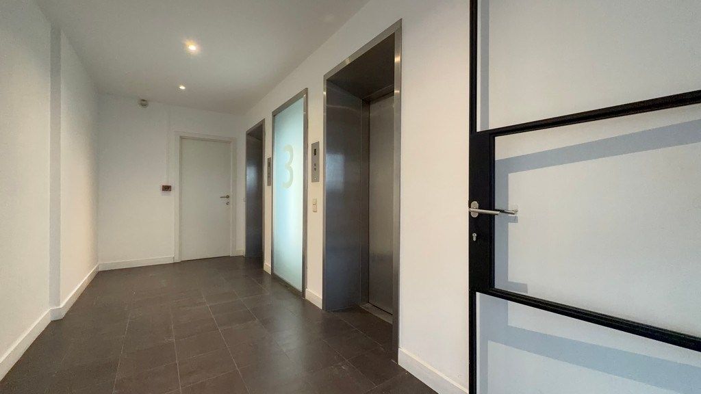 Kantoor te huur met uniek zicht op het MAS in Antwerpen foto 16