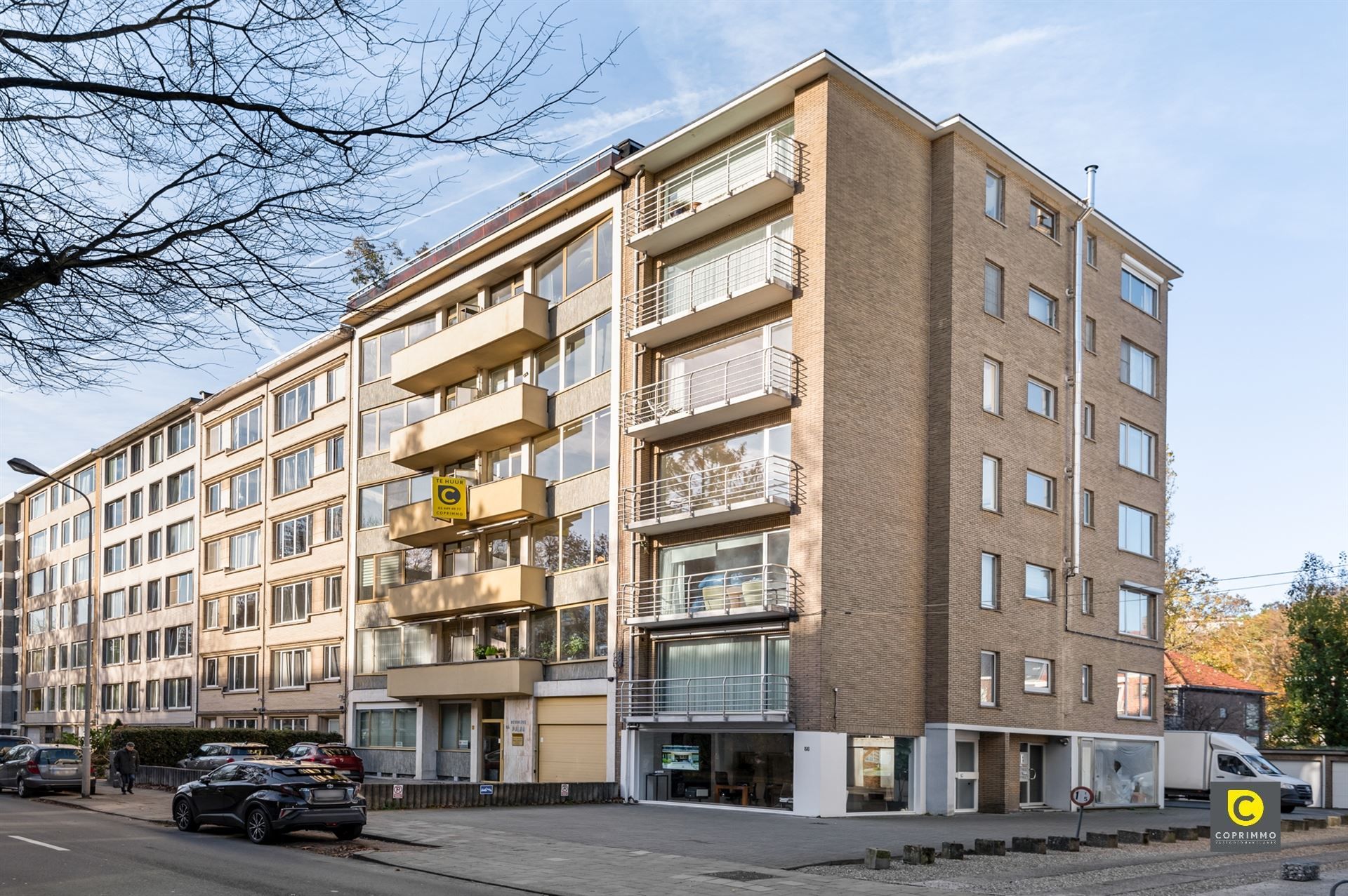 Handelsgelijksvloers/kantoor foto {{pictureIndex}}