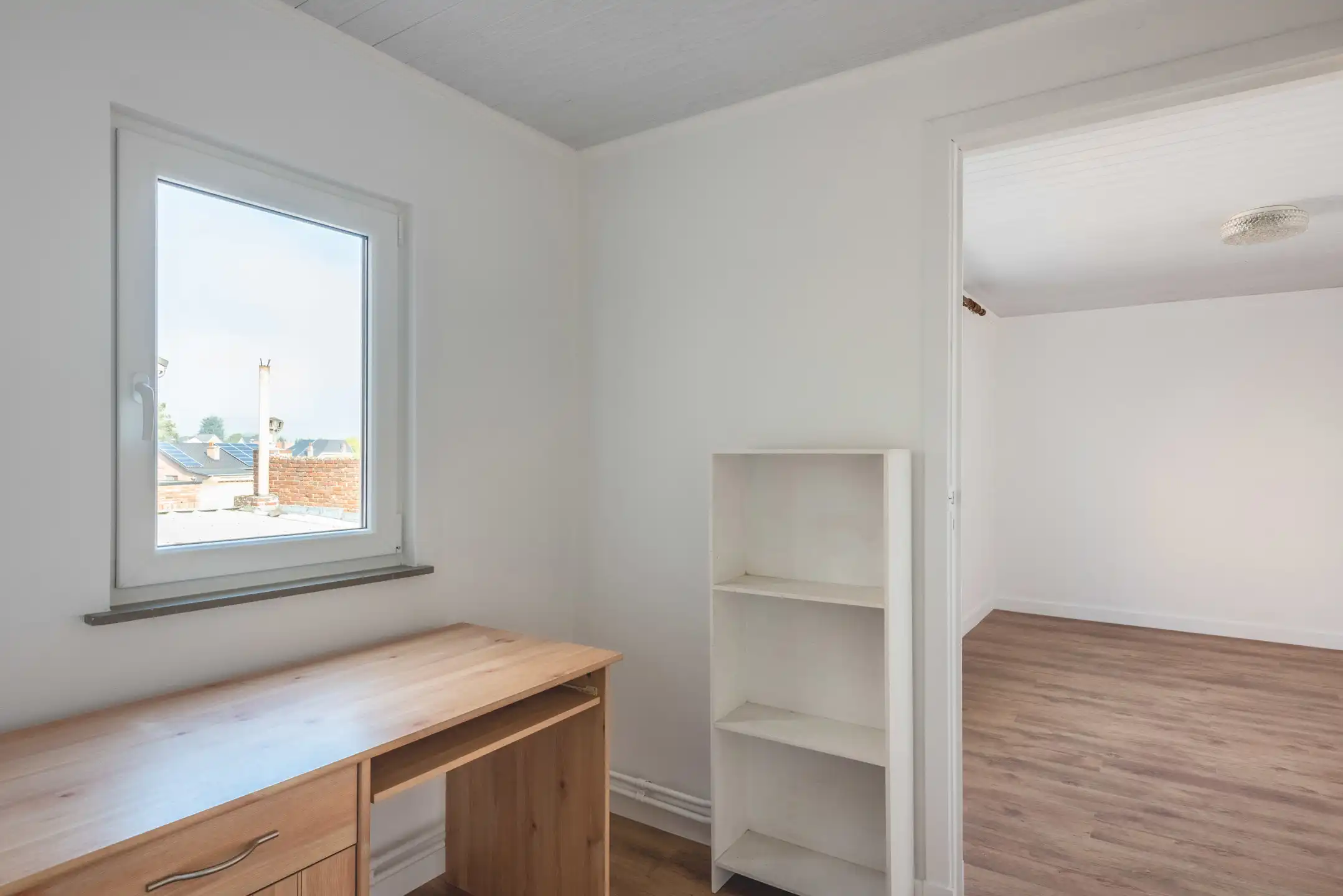 Instapklare woning met garage te Zichen.  foto 14
