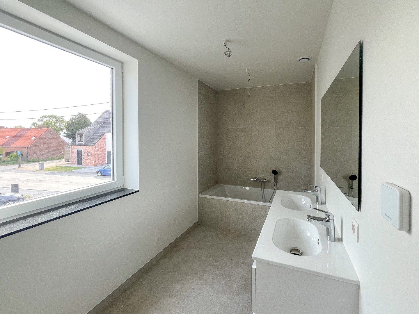 Kijkdag 13/09 van 10u tot 12u - Halfopen woning met 3 slaapkamers en landelijk verzicht! foto 15
