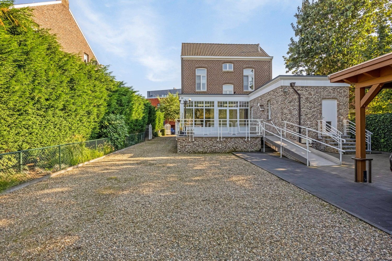 Exclusief en stijlvol herenhuis in het hart van Lanaken foto 47