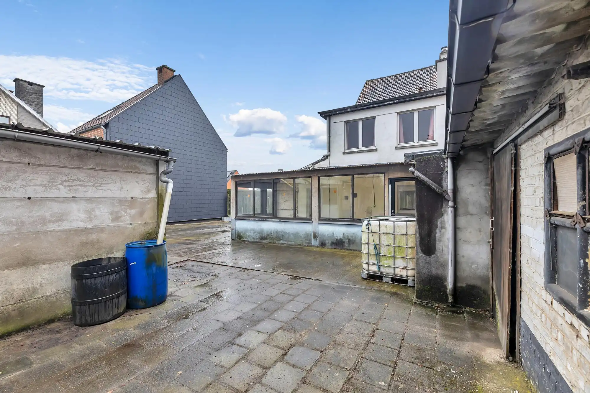 Ruime woning met veel potentieel en grote garage (80m²) foto 27