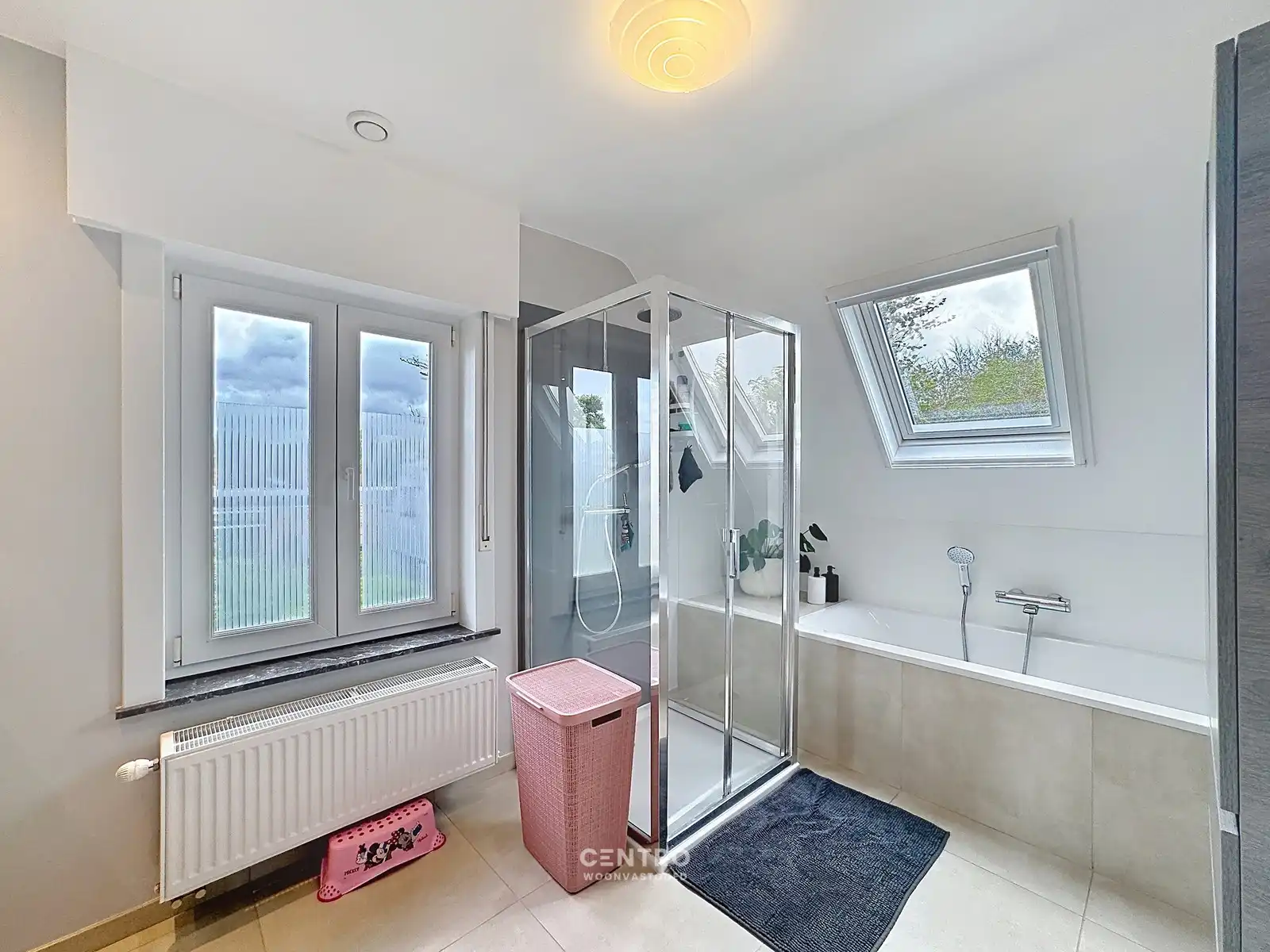 GERENOVEERDE VILLA  met 5 slpks, opslagruimte en ZUIDgerichte tuin! foto 10