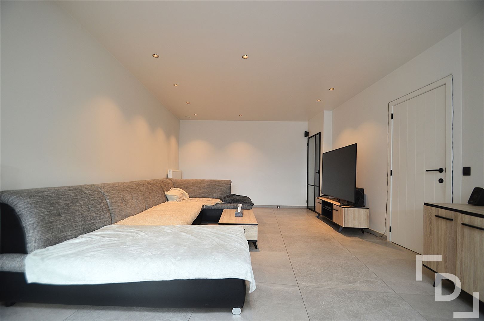 Gerenoveerde woning met 3 slaapkamers en fietsenberging.  foto 5